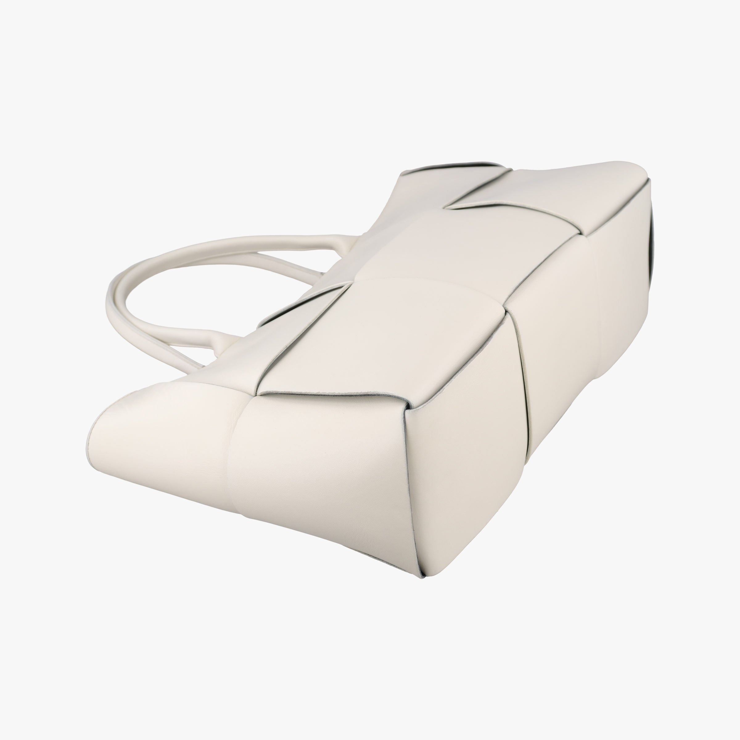 Pre-owned Bottega Veneta The Arcotote White lambskin  handbag | stylenewstar