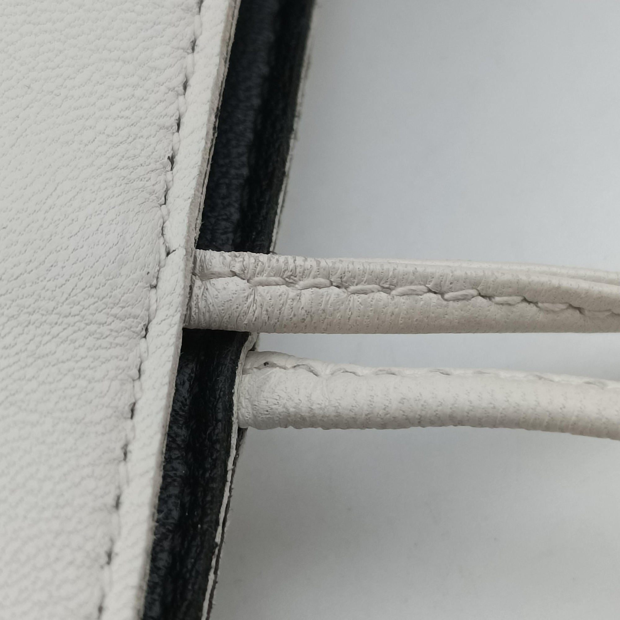 Pre-owned Bottega Veneta The Arcotote White lambskin  handbag | stylenewstar