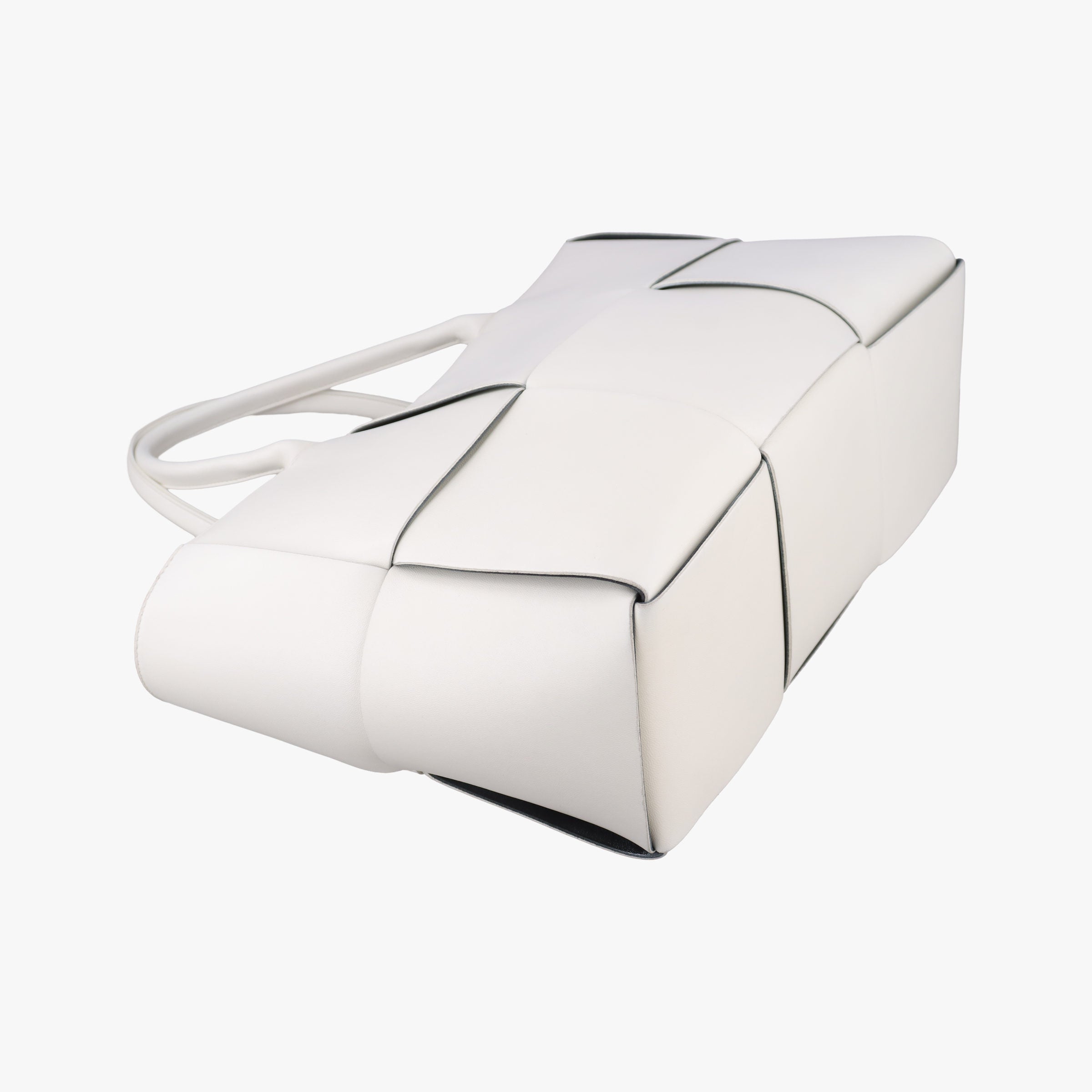 Pre-owned Bottega Veneta The Arcotote White lambskin  handbag | stylenewstar