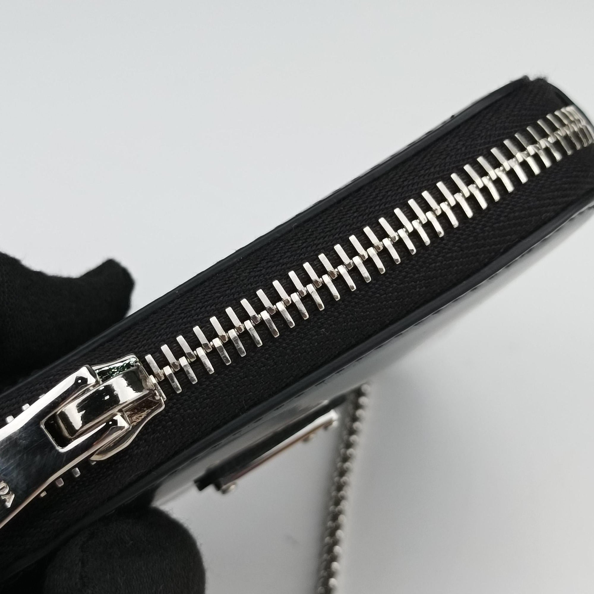 Pre-owned Prada Triangle Chain Pouch Black Leather  shoulderbag | stylenewstar