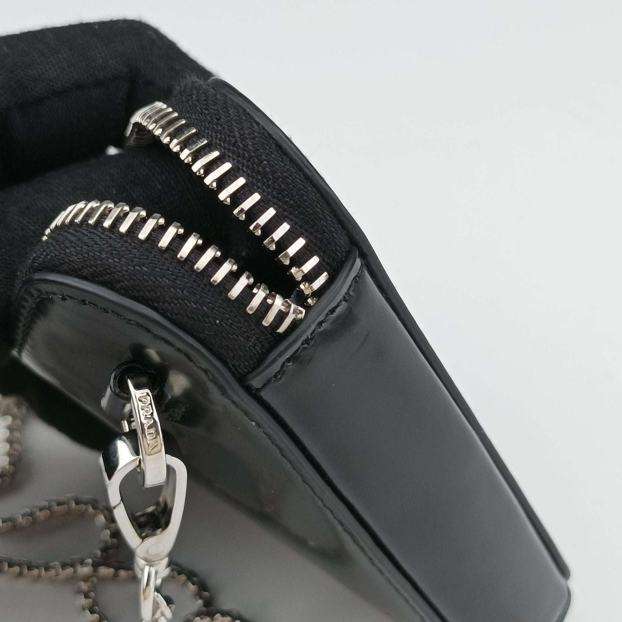 Pre-owned Prada Triangle Chain Pouch Black Leather  shoulderbag | stylenewstar