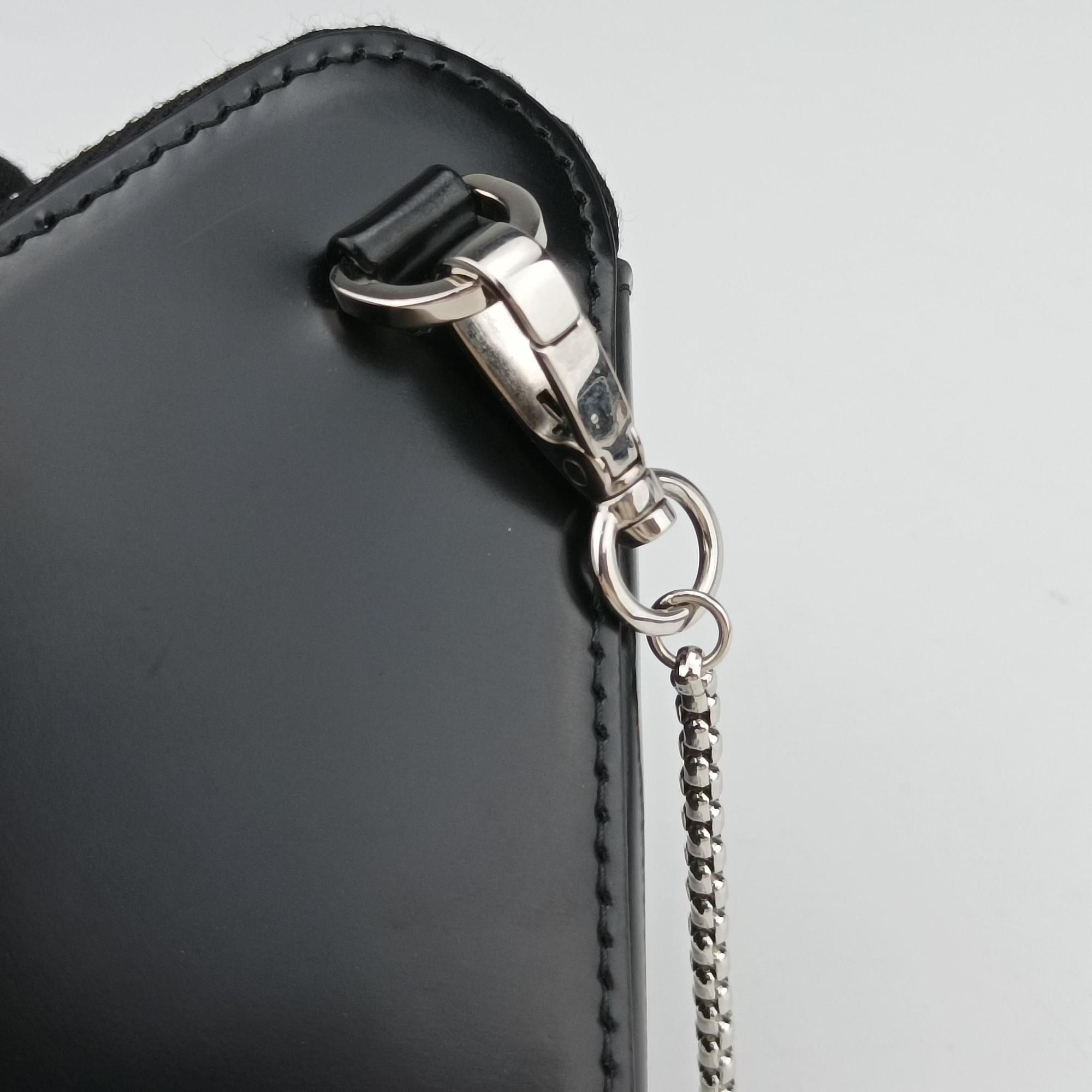 Pre-owned Prada Triangle Chain Pouch Black Leather  shoulderbag | stylenewstar