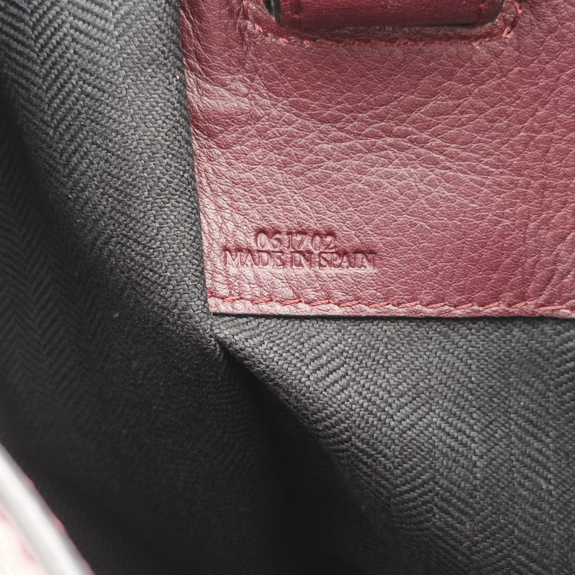 Pre-owned Loewe hammock Red×burgundy leather  shoulderbag | stylenewstar