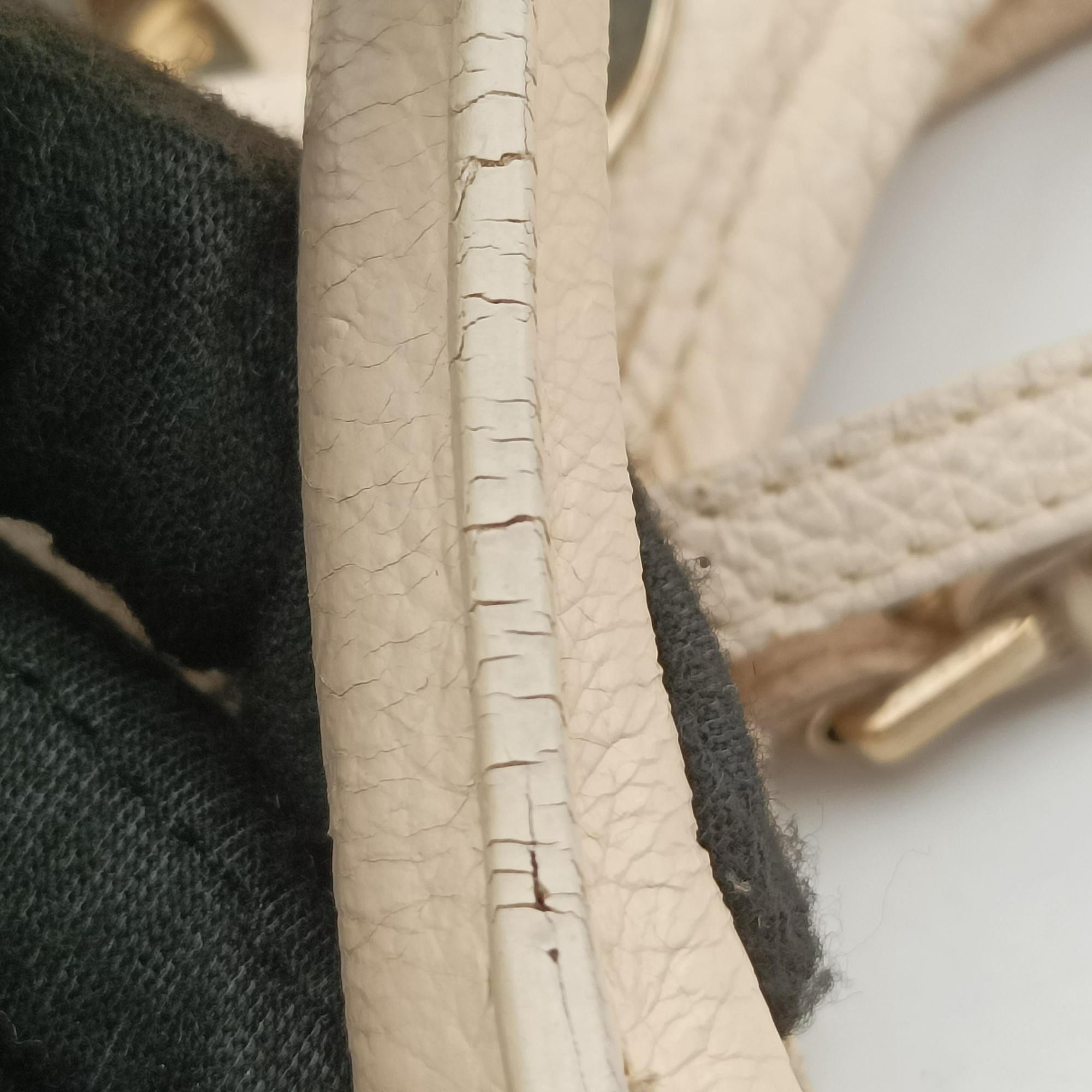 Pre-owned Christian Dior Cannage Bee Beige Leather  handbag | stylenewstar