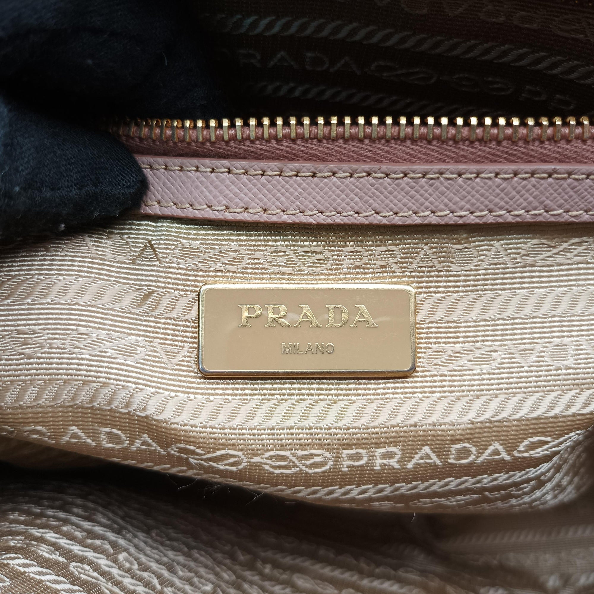 Pre-owned Prada Galleria Pink SAFFIANO Leather BN1786 shoulderbag | stylenewstar