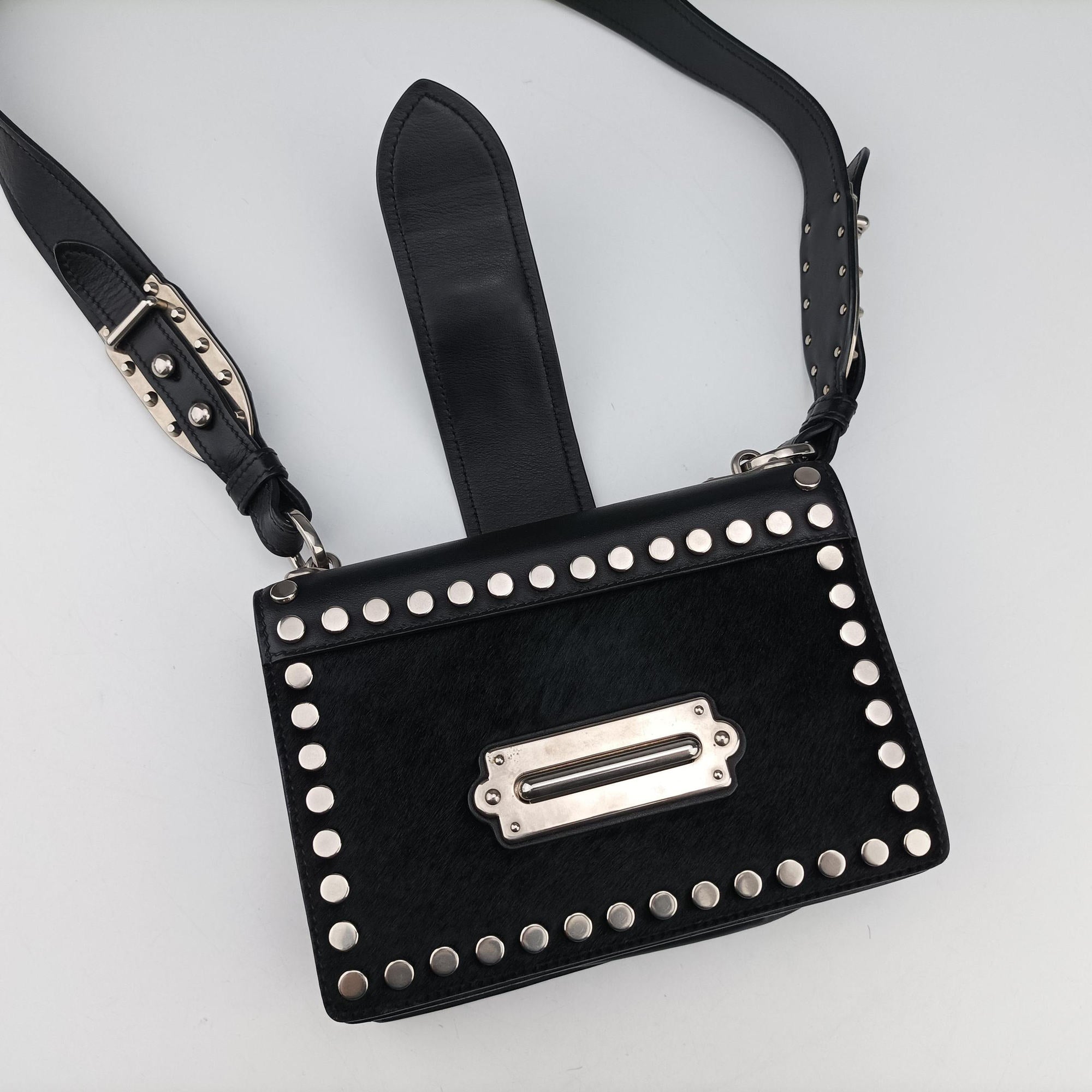 Secondhand Prada Cahier Black Leather×Pony-style calfskin 1BD045 shoulderbag | stylenewstar