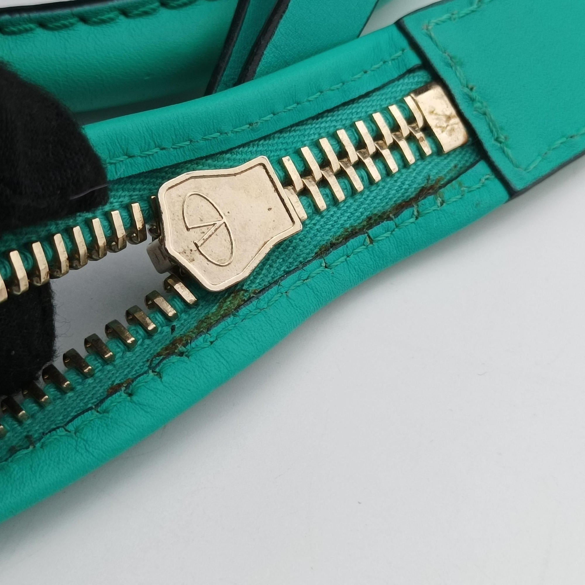 Secondhand Valentino Rockstud Blue leather  shoulderbag | stylenewstar