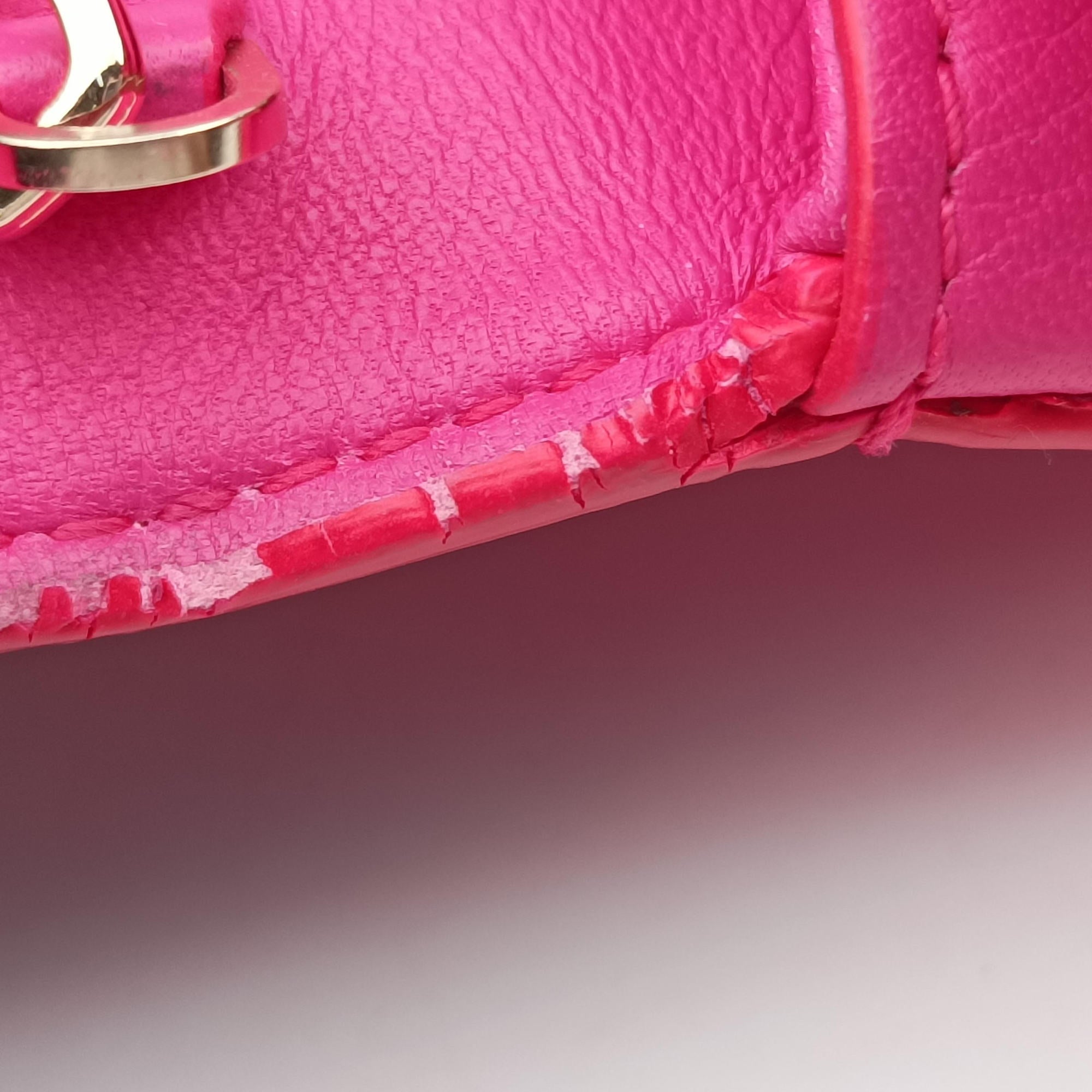 Secondhand VERSACE La Medusa Rose Leather  shoulderbag | stylenewstar