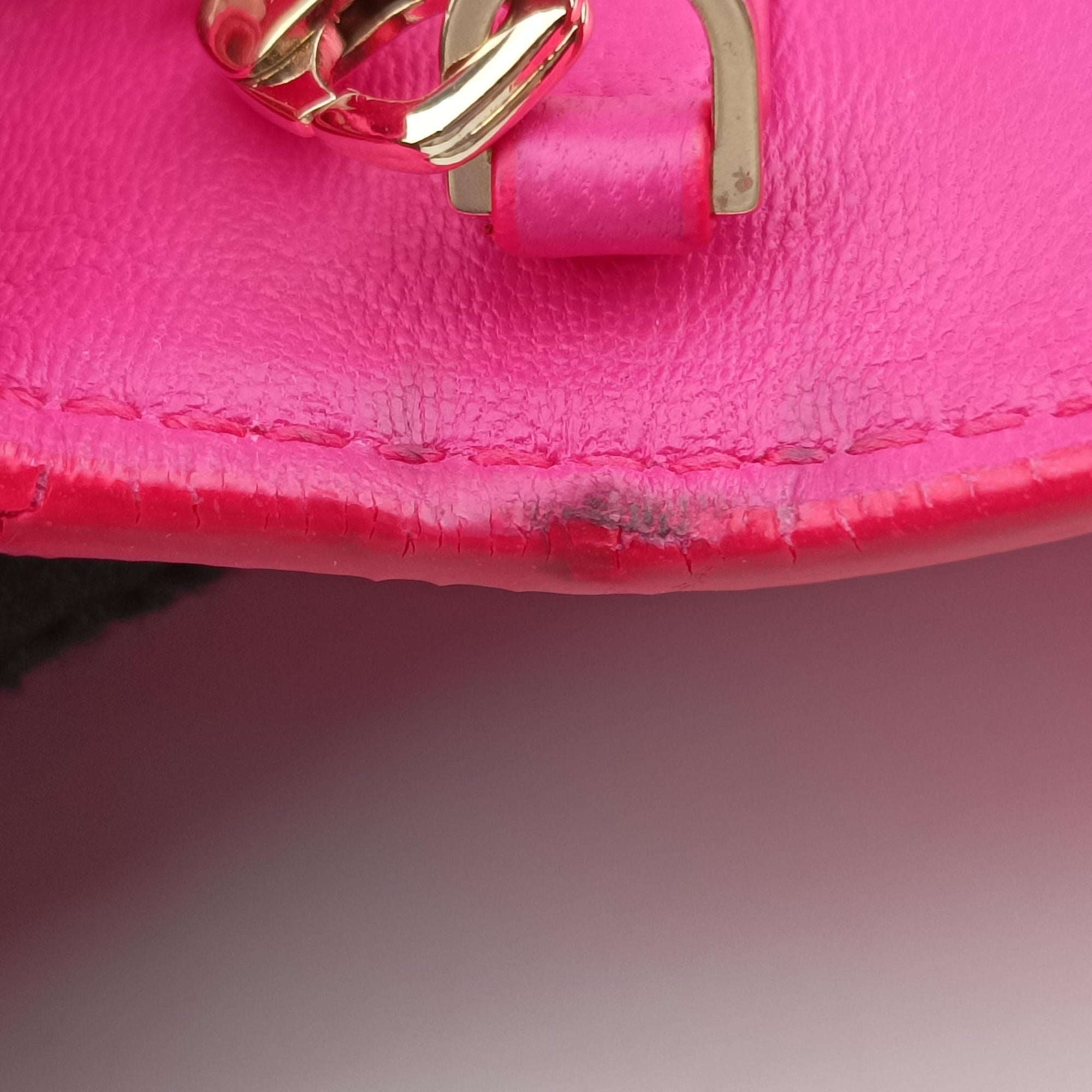 Secondhand VERSACE La Medusa Rose Leather  shoulderbag | stylenewstar