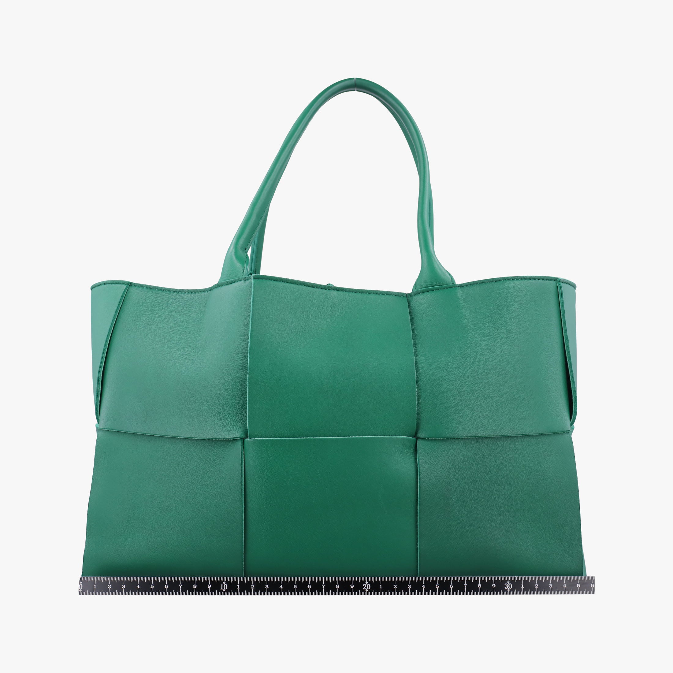 Secondhand Bottega Veneta THE ARCO Tote Medium Green lambskin  handbag | stylenewstar