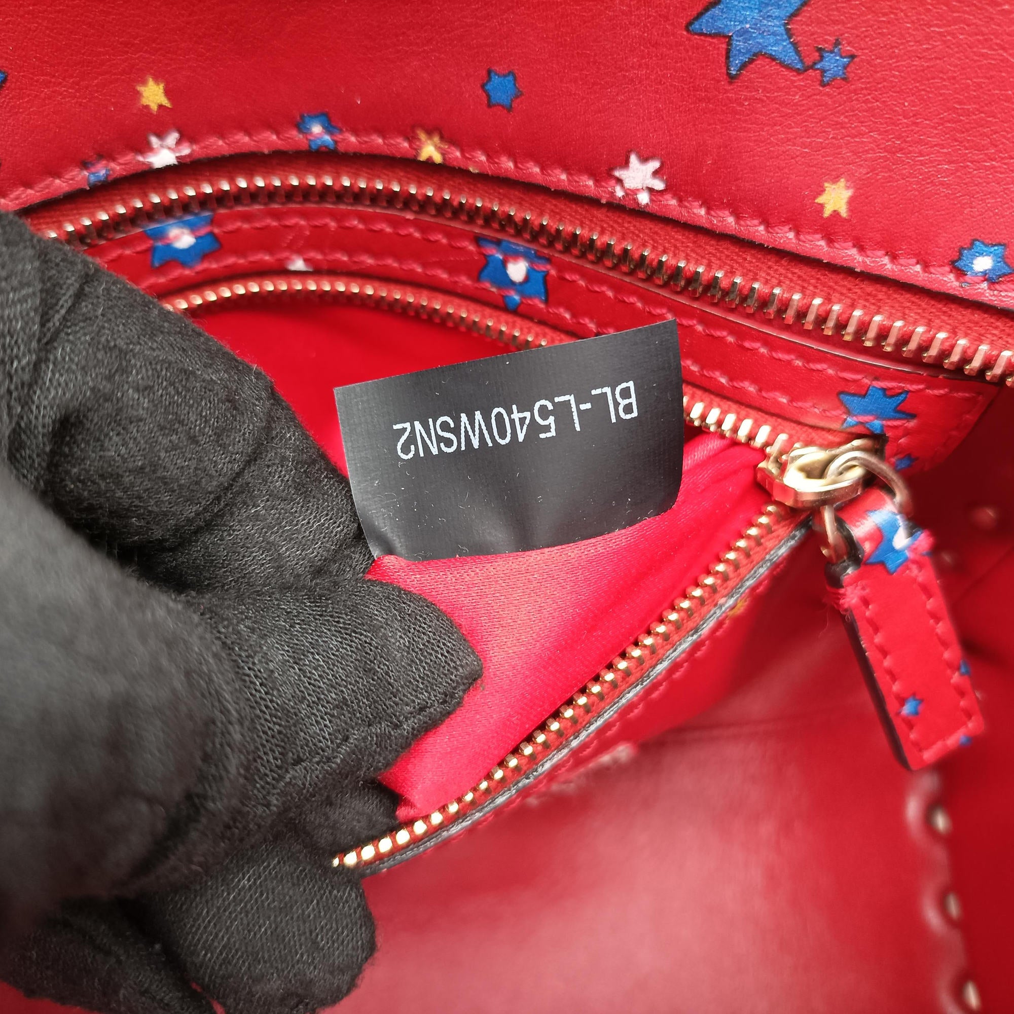 Pre-owned Valentino Rockstud Red Multi Calfskin  shoulderbag | stylenewstar