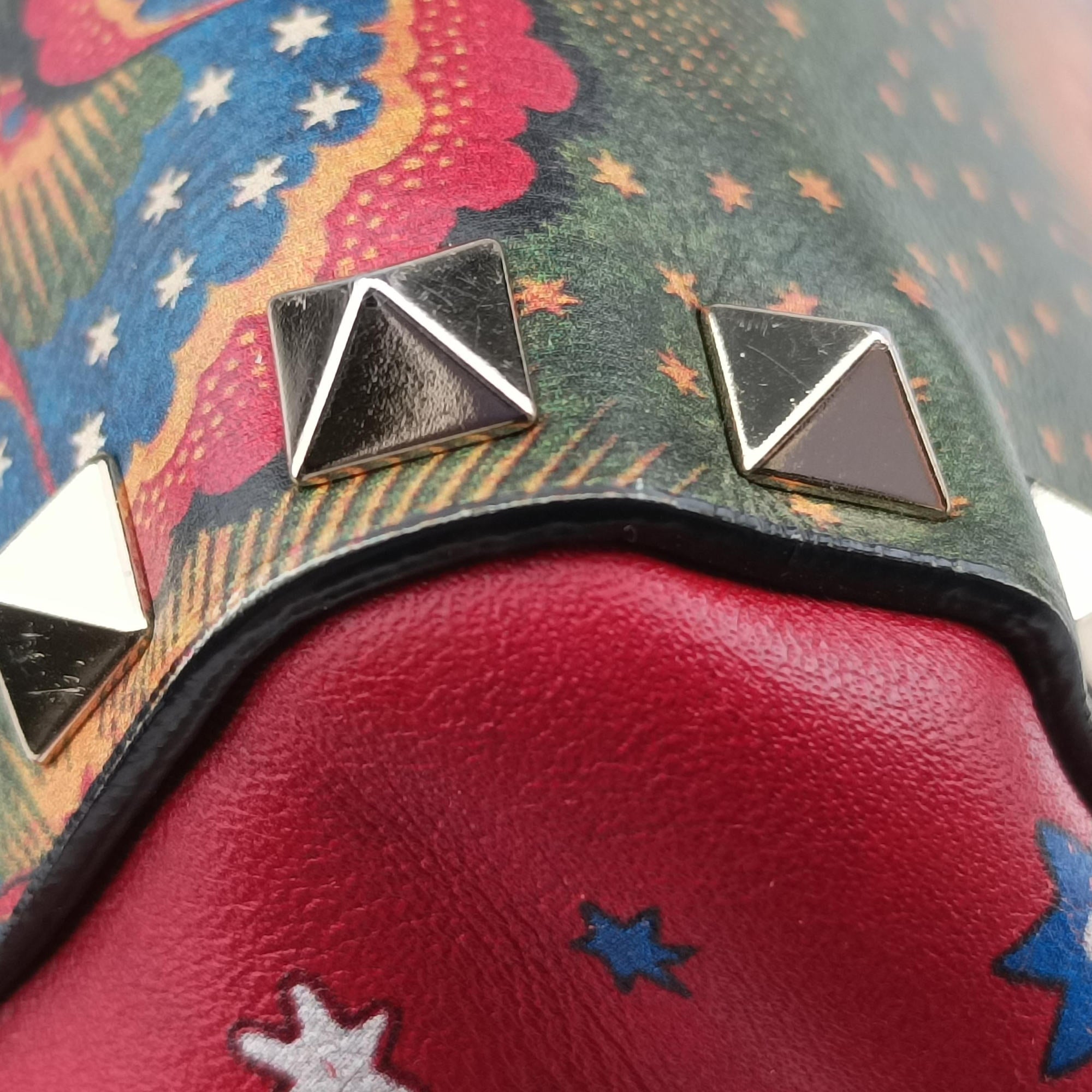 Pre-owned Valentino Rockstud Red Multi Calfskin  shoulderbag | stylenewstar