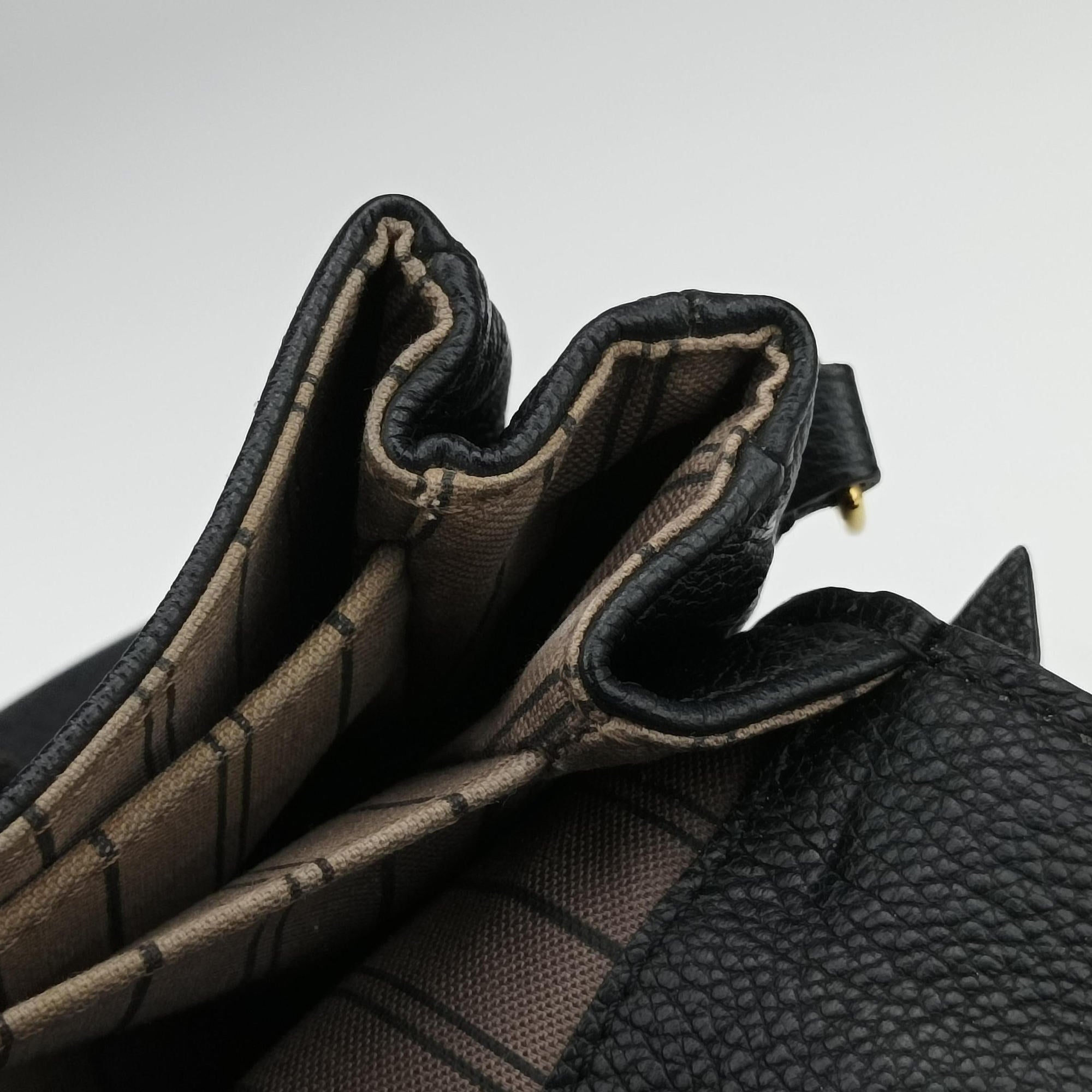 Pre-owned Louis Vuitton Pochette Metis MM Black Monogram Empreinte M41487 shoulderbag | stylenewstar
