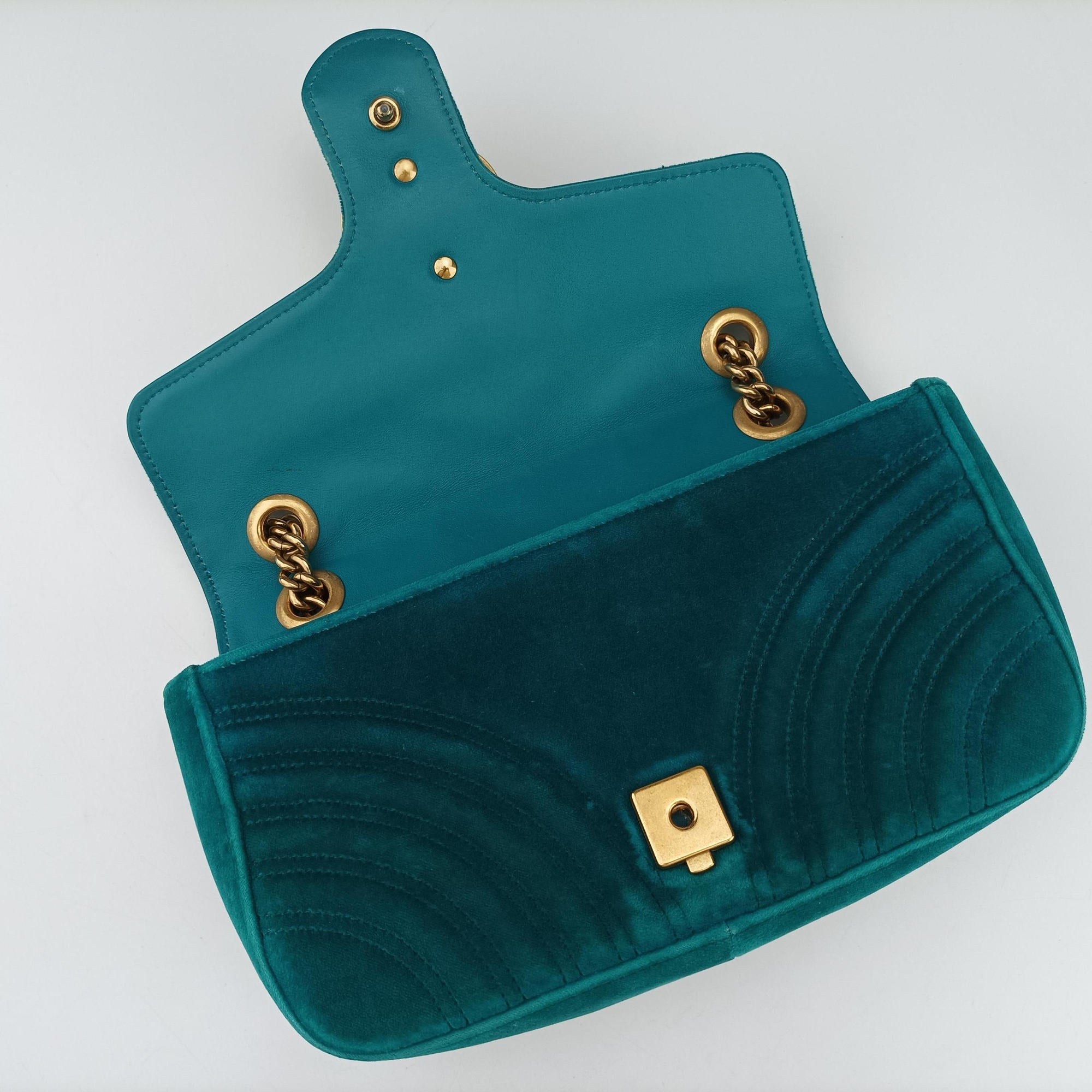 Secondhand Gucci GG Marmont Blue velour 443497 shoulderbag | stylenewstar