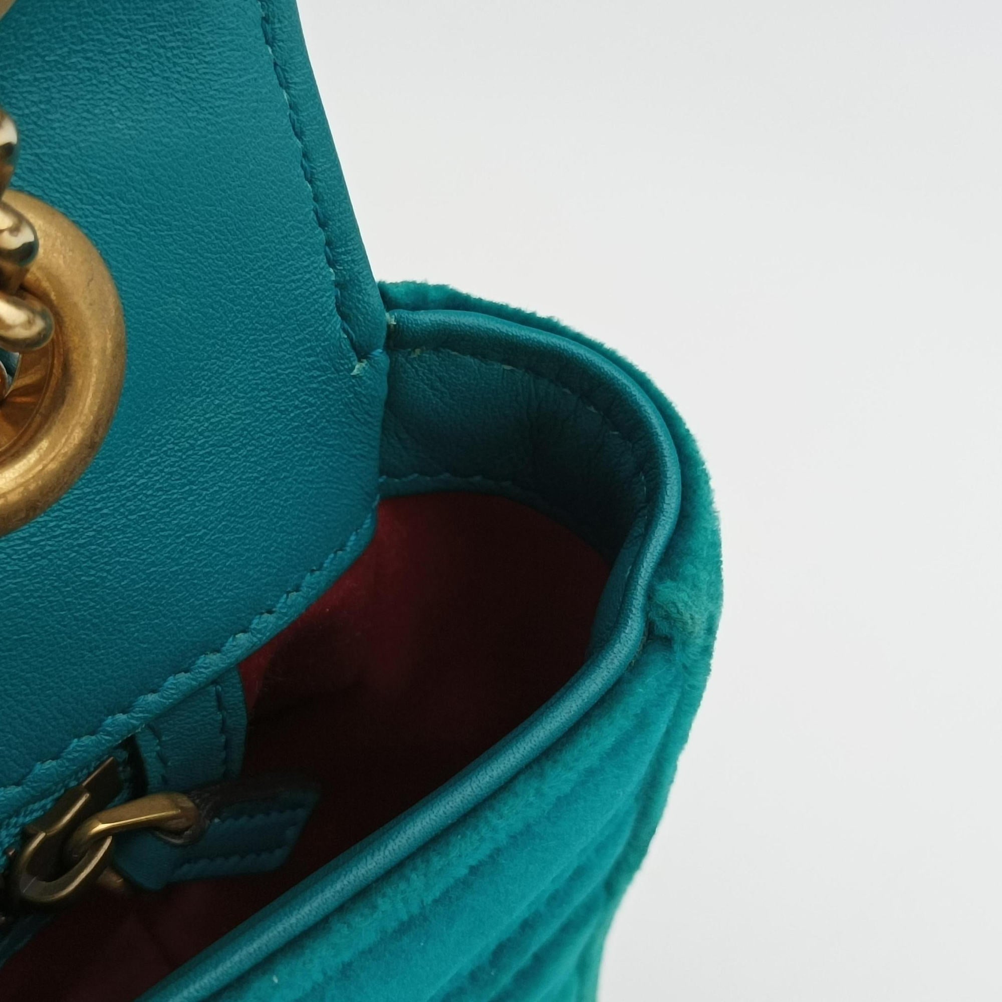 Secondhand Gucci GG Marmont Blue velour 443497 shoulderbag | stylenewstar