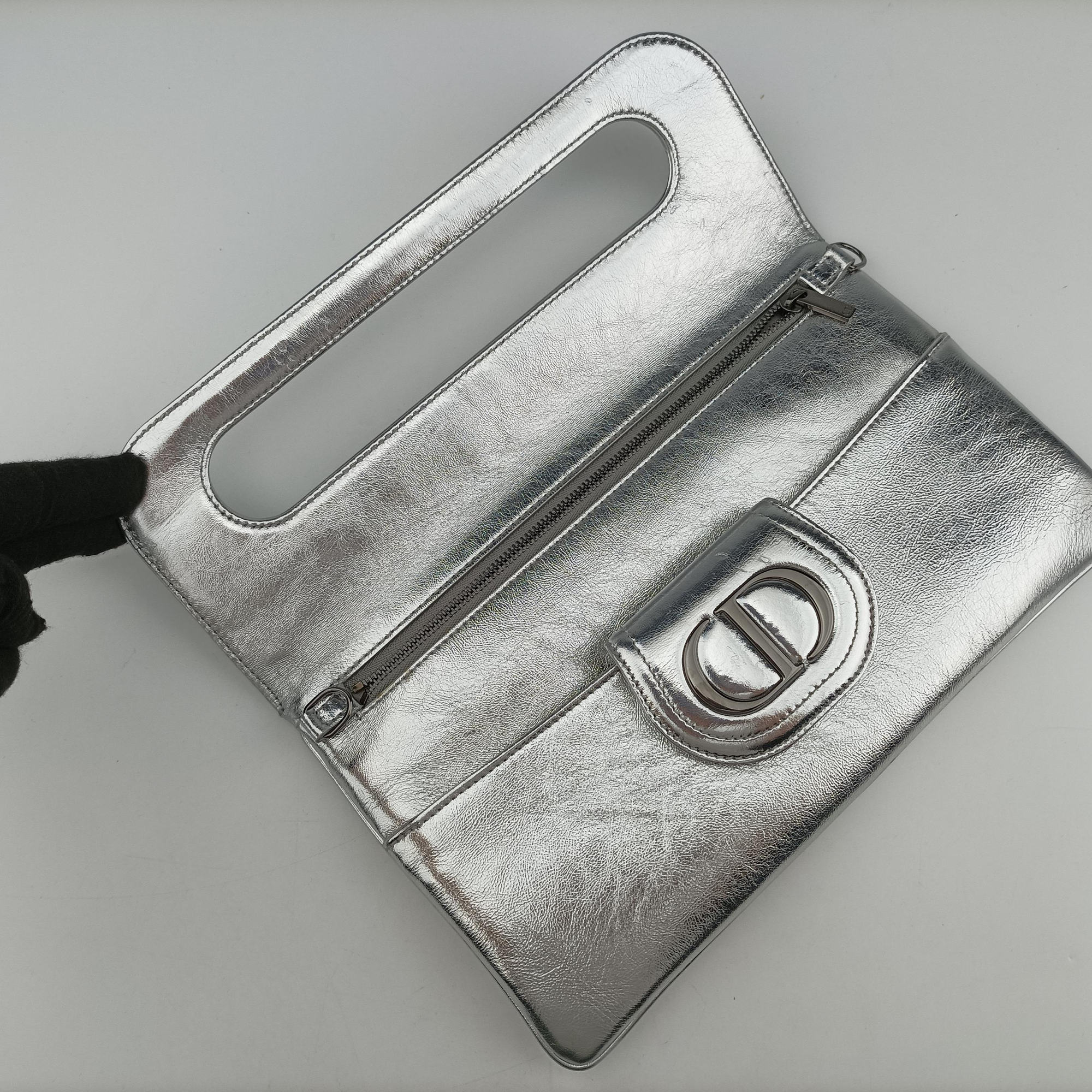Secondhand Christian Dior Dior double Medium Silver Leather  shoulderbag | stylenewstar