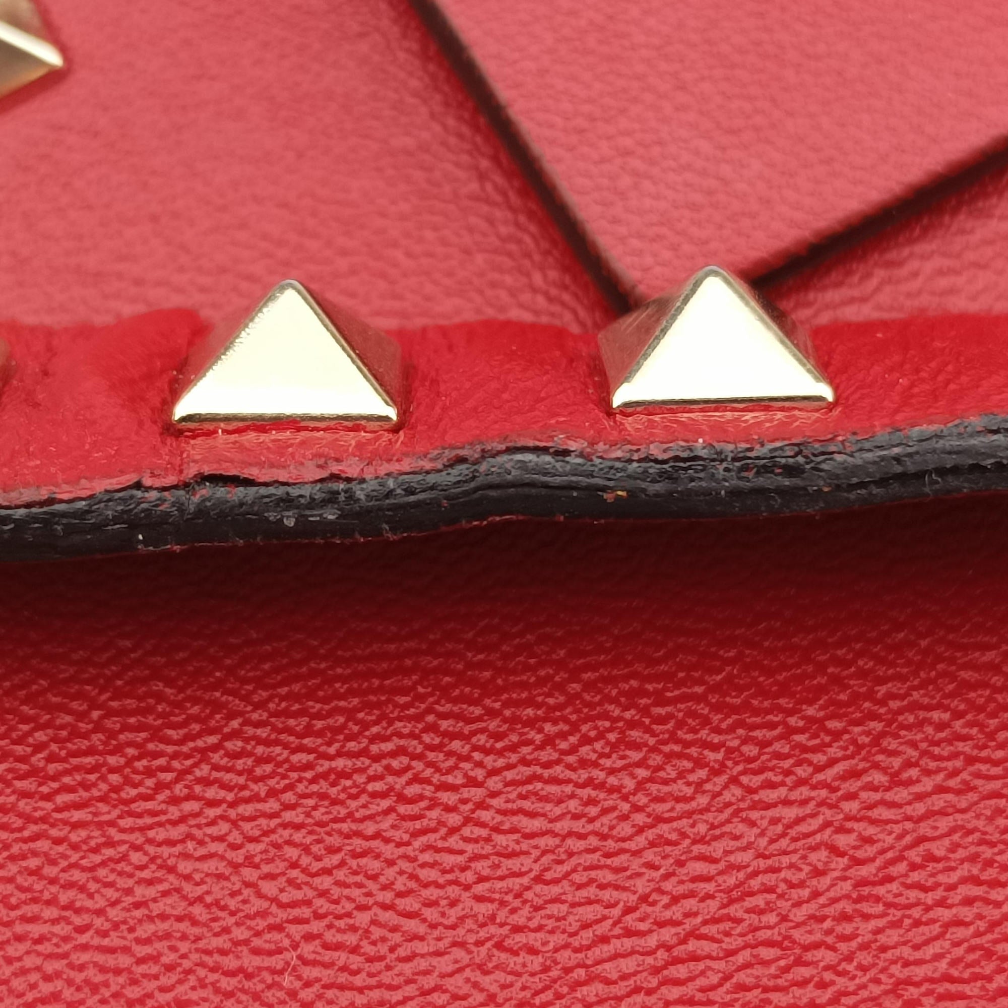 Pre-owned Valentino ROCKSTUD Red Leather  shoulderbag | stylenewstar
