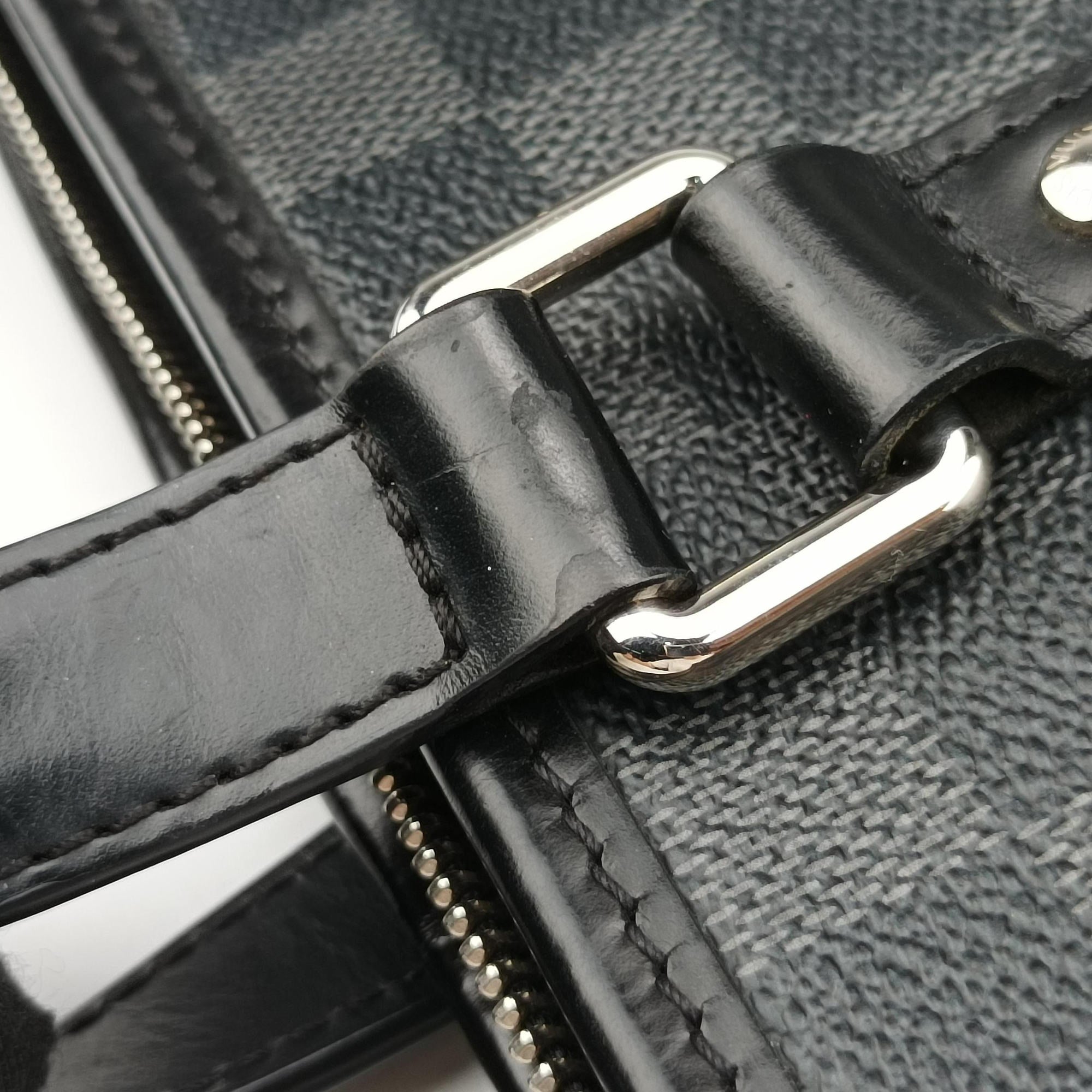 Pre-owned Louis Vuitton TADAO Noir Damier Graphite N51192 shoulderbag | stylenewstar