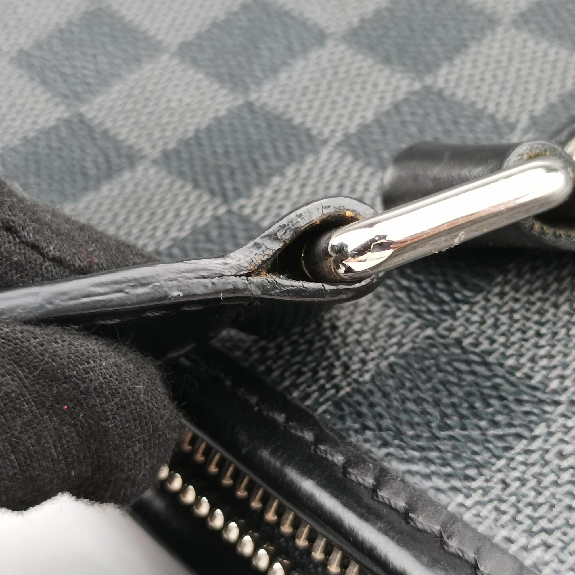 Pre-owned Louis Vuitton TADAO Noir Damier Graphite N51192 shoulderbag | stylenewstar