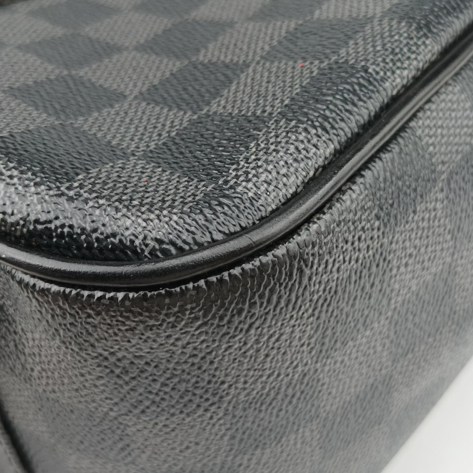 Pre-owned Louis Vuitton TADAO Noir Damier Graphite N51192 shoulderbag | stylenewstar
