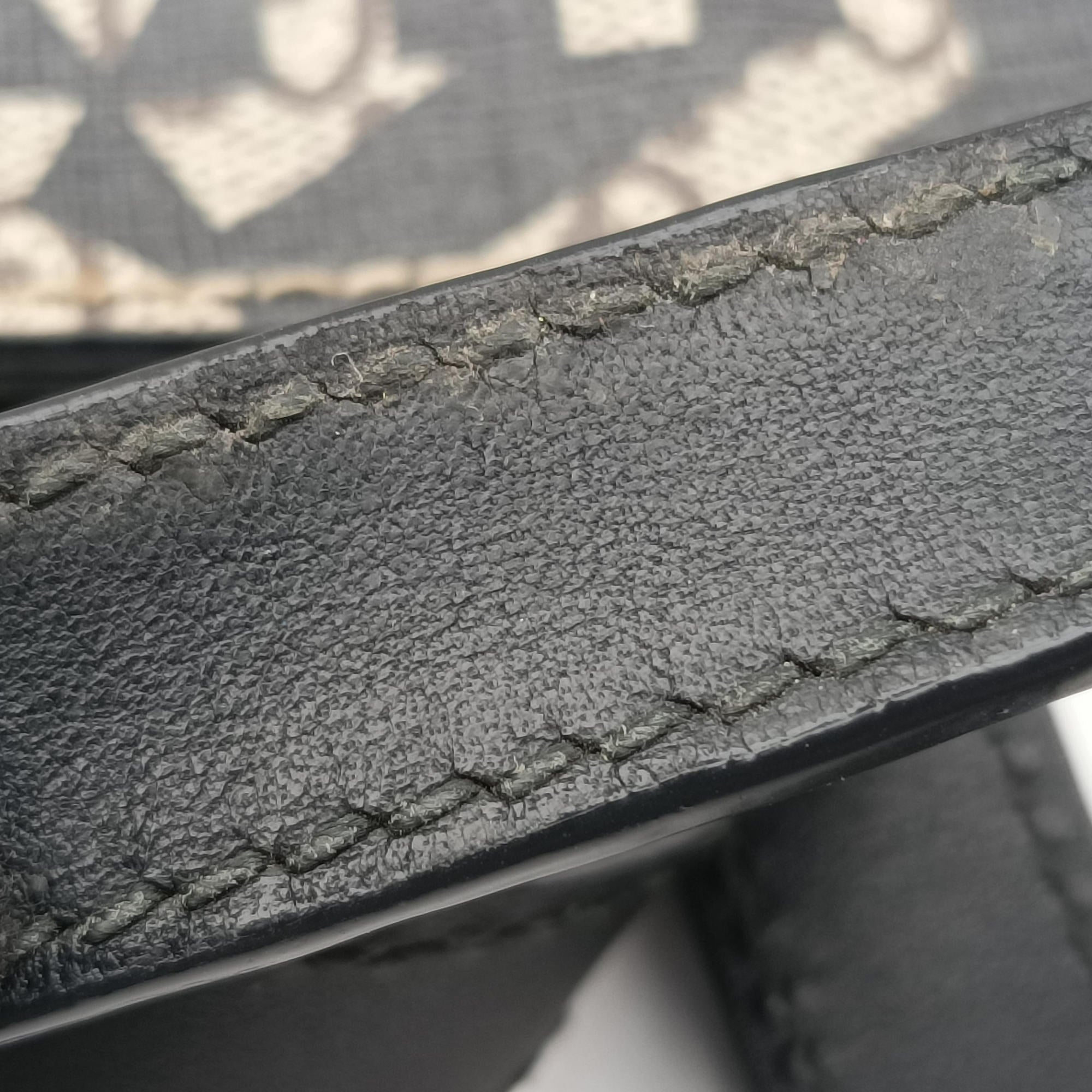 Pre-owned Gucci GG Supreme Bee Multicolour PVC coated canvas 450950 shoulderbag | stylenewstar