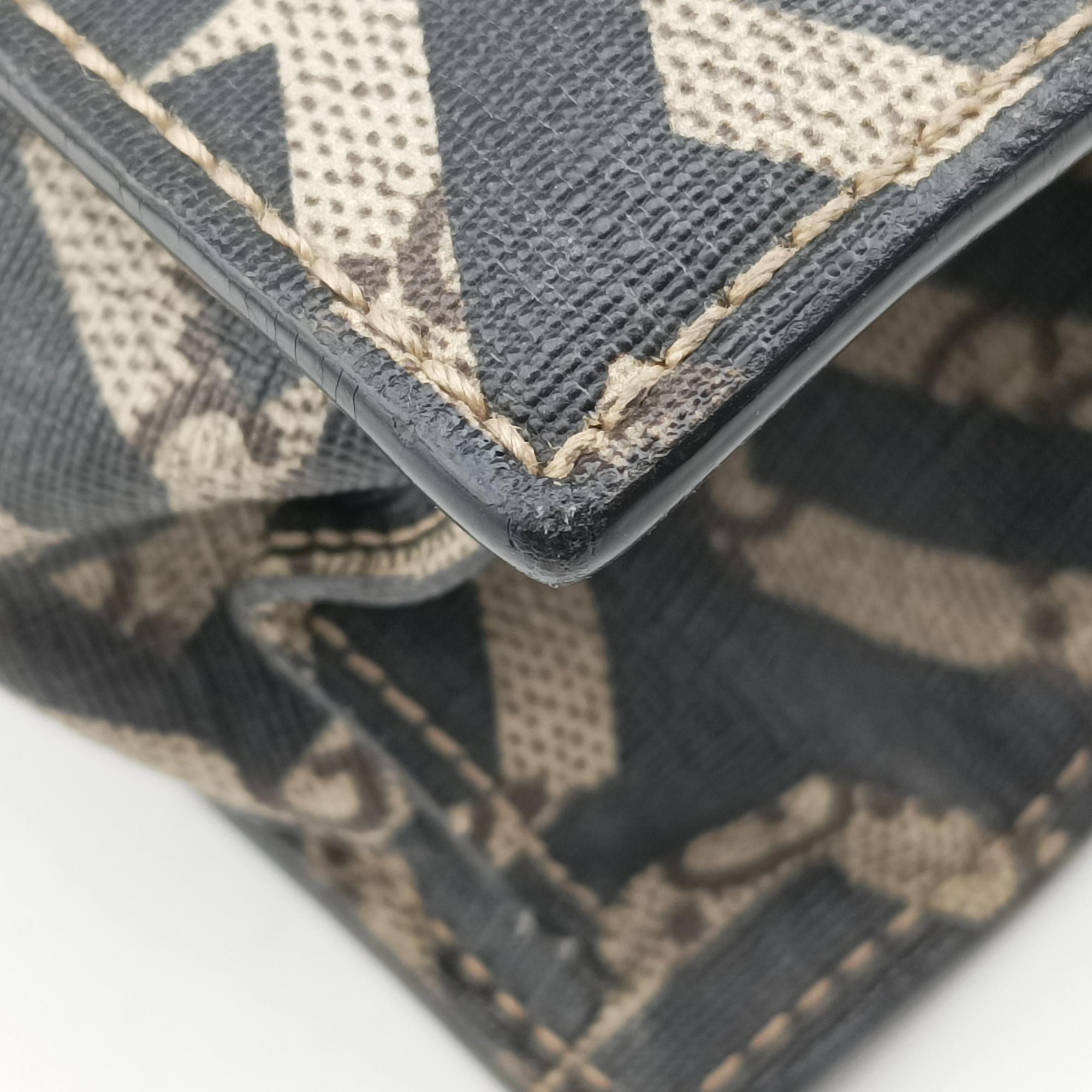 Pre-owned Gucci GG Supreme Bee Multicolour PVC coated canvas 450950 shoulderbag | stylenewstar