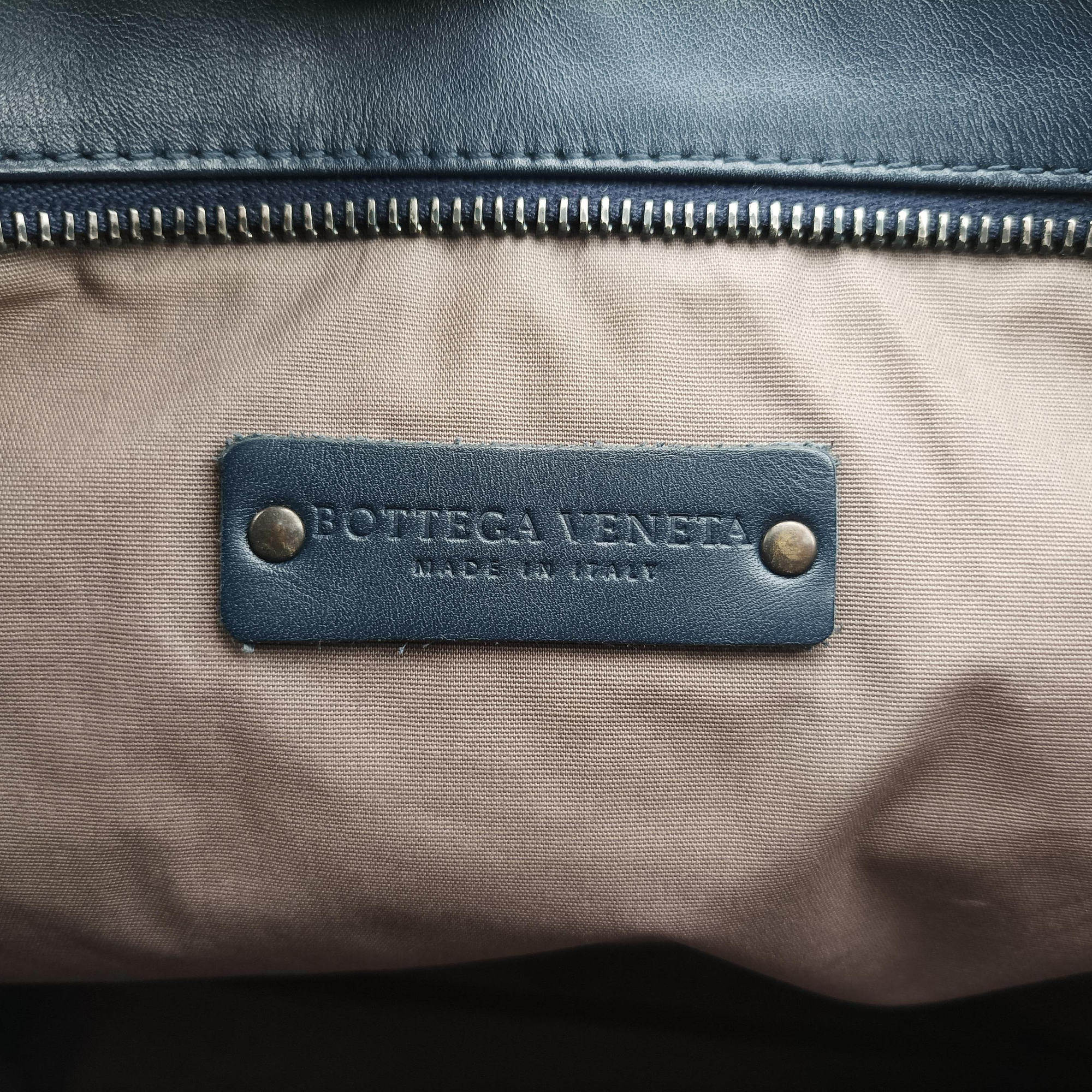 Pre-owned Bottega Veneta Intrecciato Navy lambskin  shoulderbag | stylenewstar
