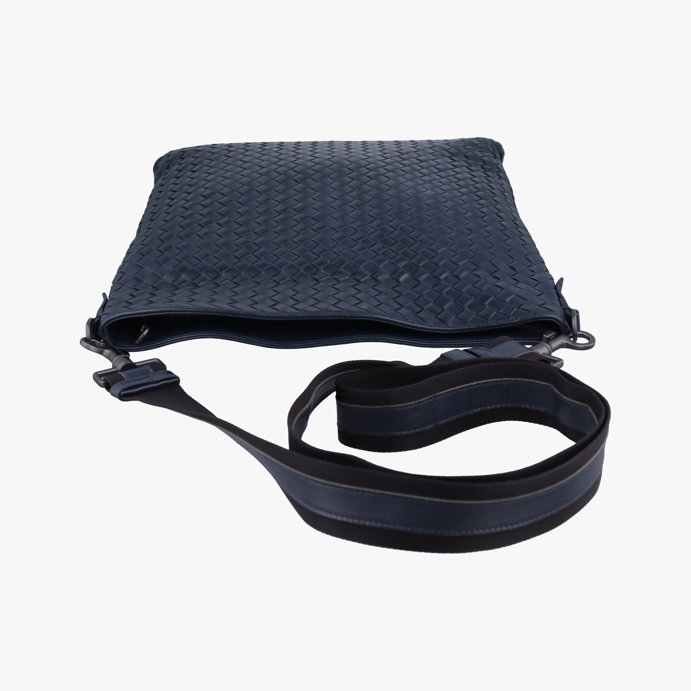 Pre-owned Bottega Veneta Intrecciato Navy lambskin  shoulderbag | stylenewstar