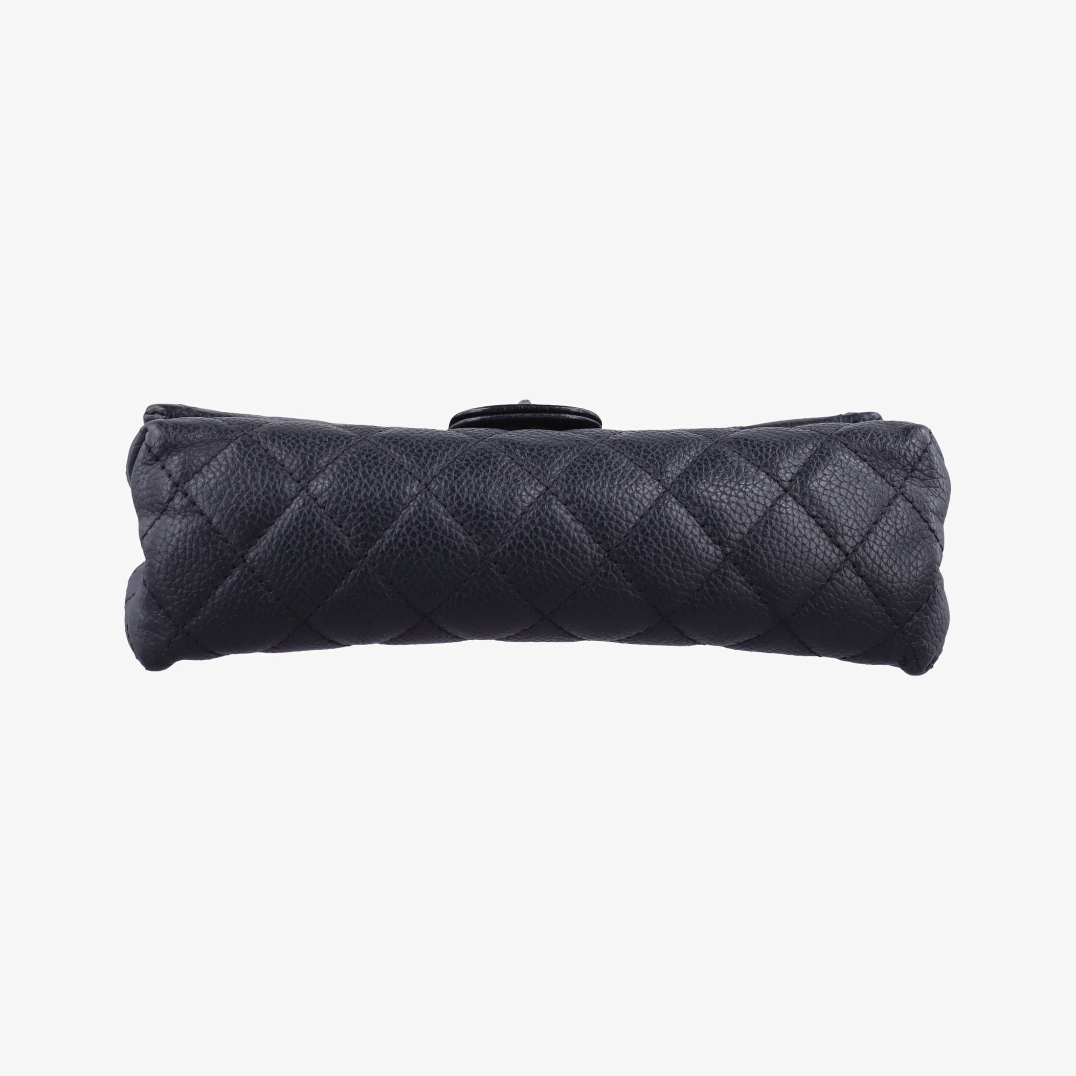Pre-owned Chanel Matelasse 2.55 Black pebbled U48753 bum bag/waist bag | stylenewstar
