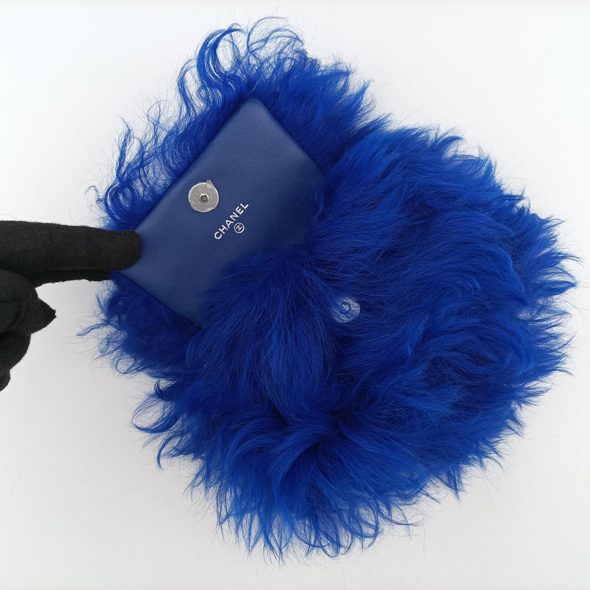Secondhand Chanel Shearling CC Hook Card Holder Blue wool AP2397 handbag | stylenewstar