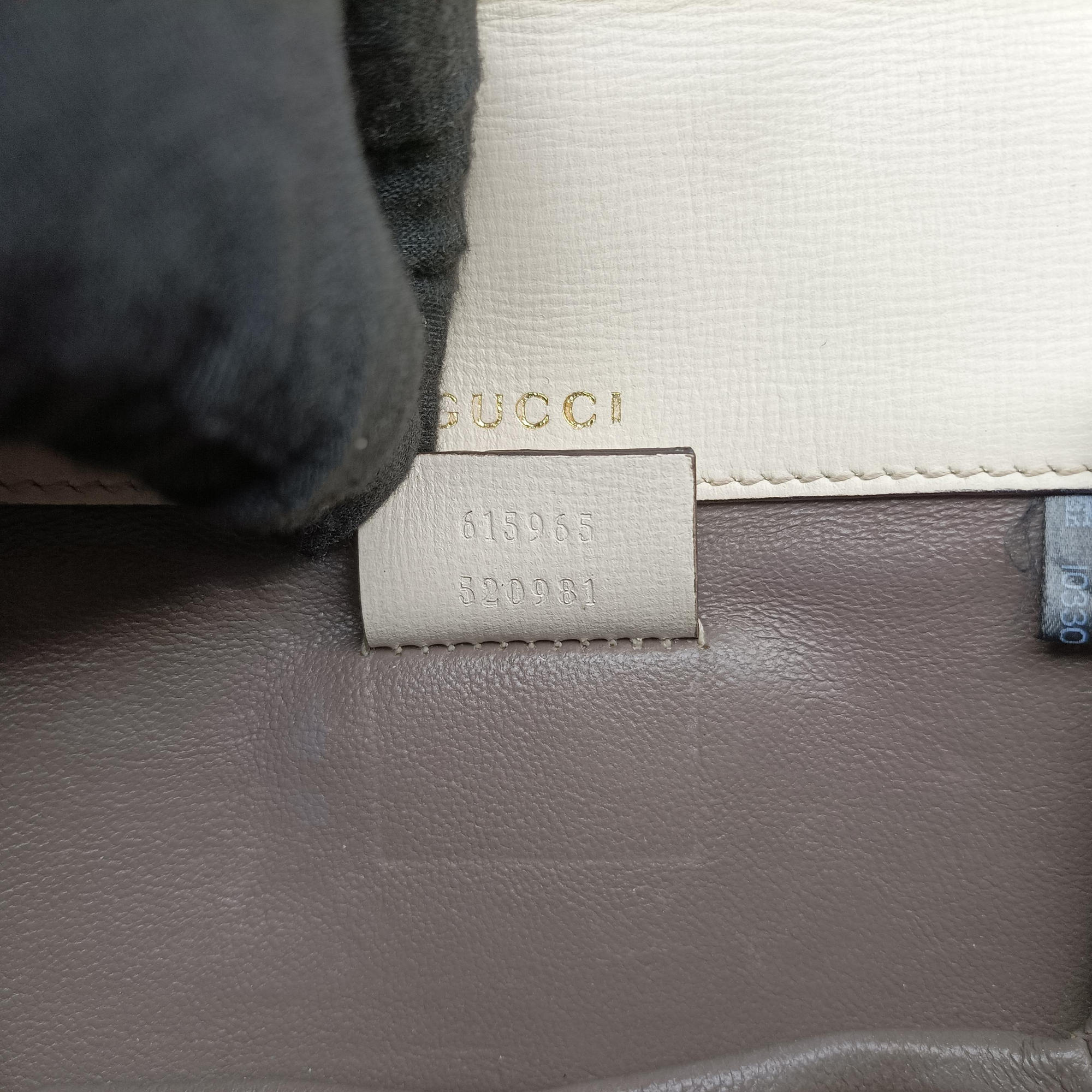 Secondhand Gucci Sylvie 1969 Mini White Leather 615965 shoulderbag | stylenewstar