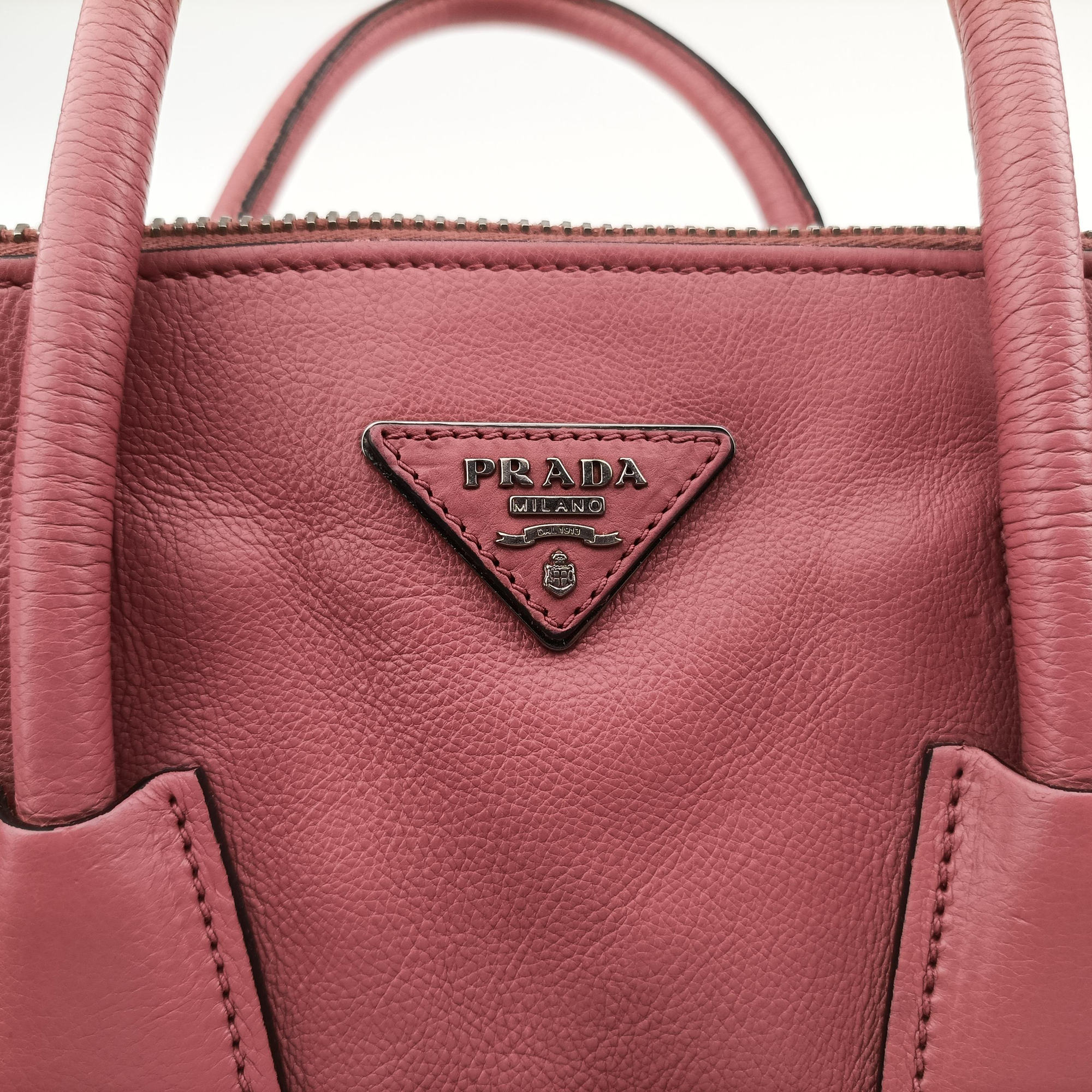 Pre-owned Prada Twin Pocket Winged Tote Pink Leather BN2619 shoulderbag | stylenewstar