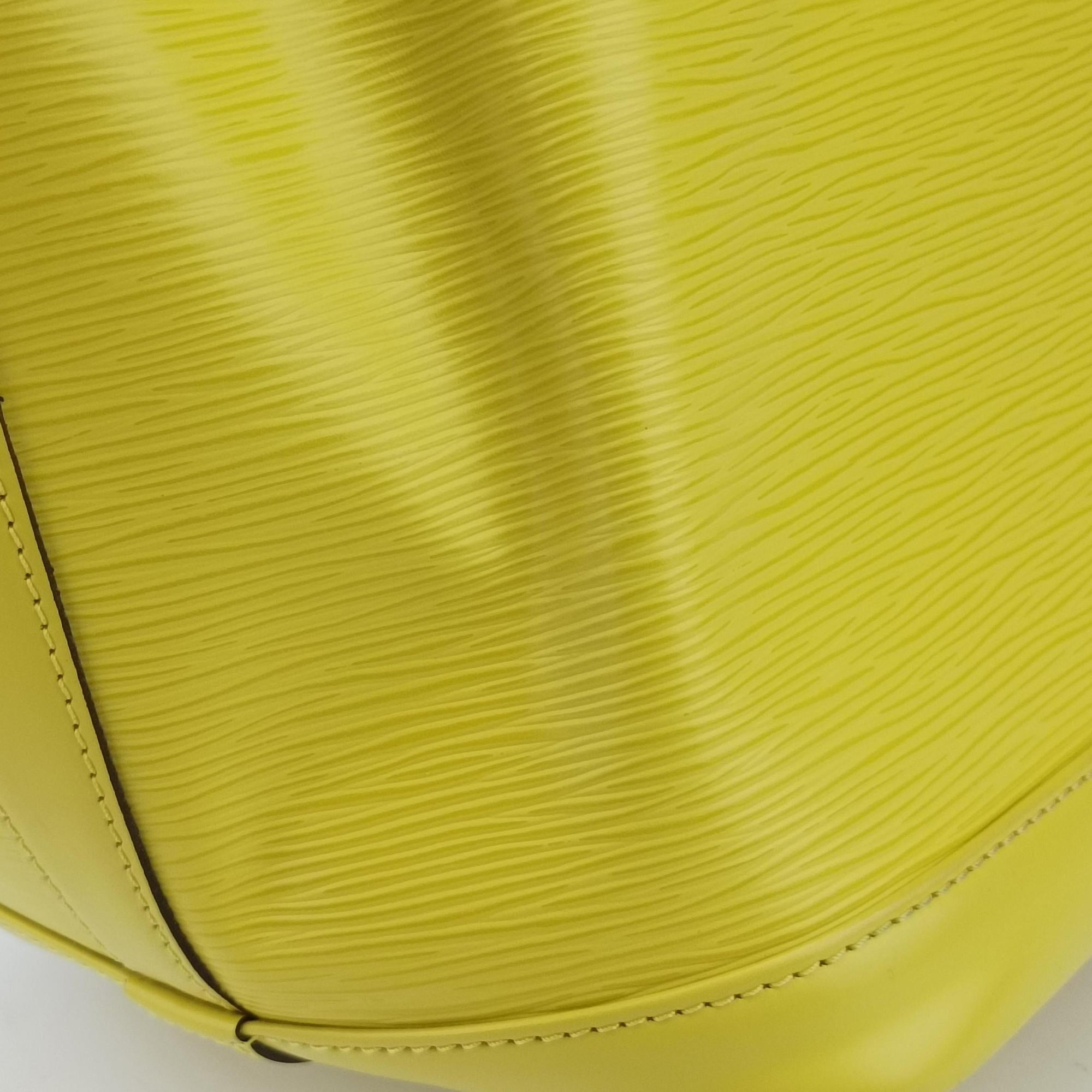 Secondhand Louis Vuitton Petit Noe Pistache Epi M40842 shoulderbag | stylenewstar