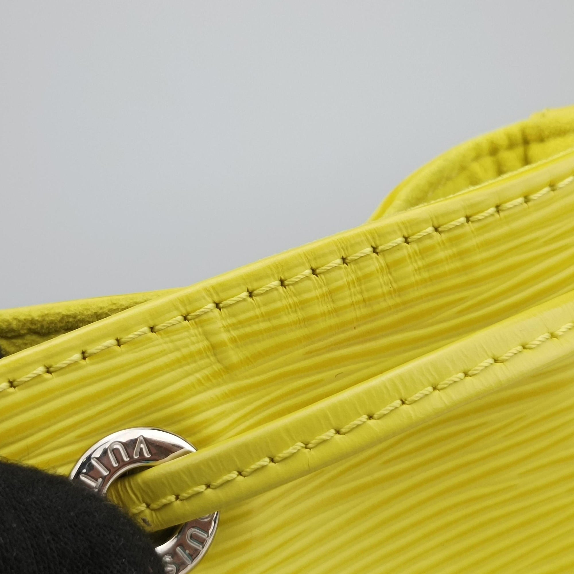 Secondhand Louis Vuitton Petit Noe Pistache Epi M40842 shoulderbag | stylenewstar