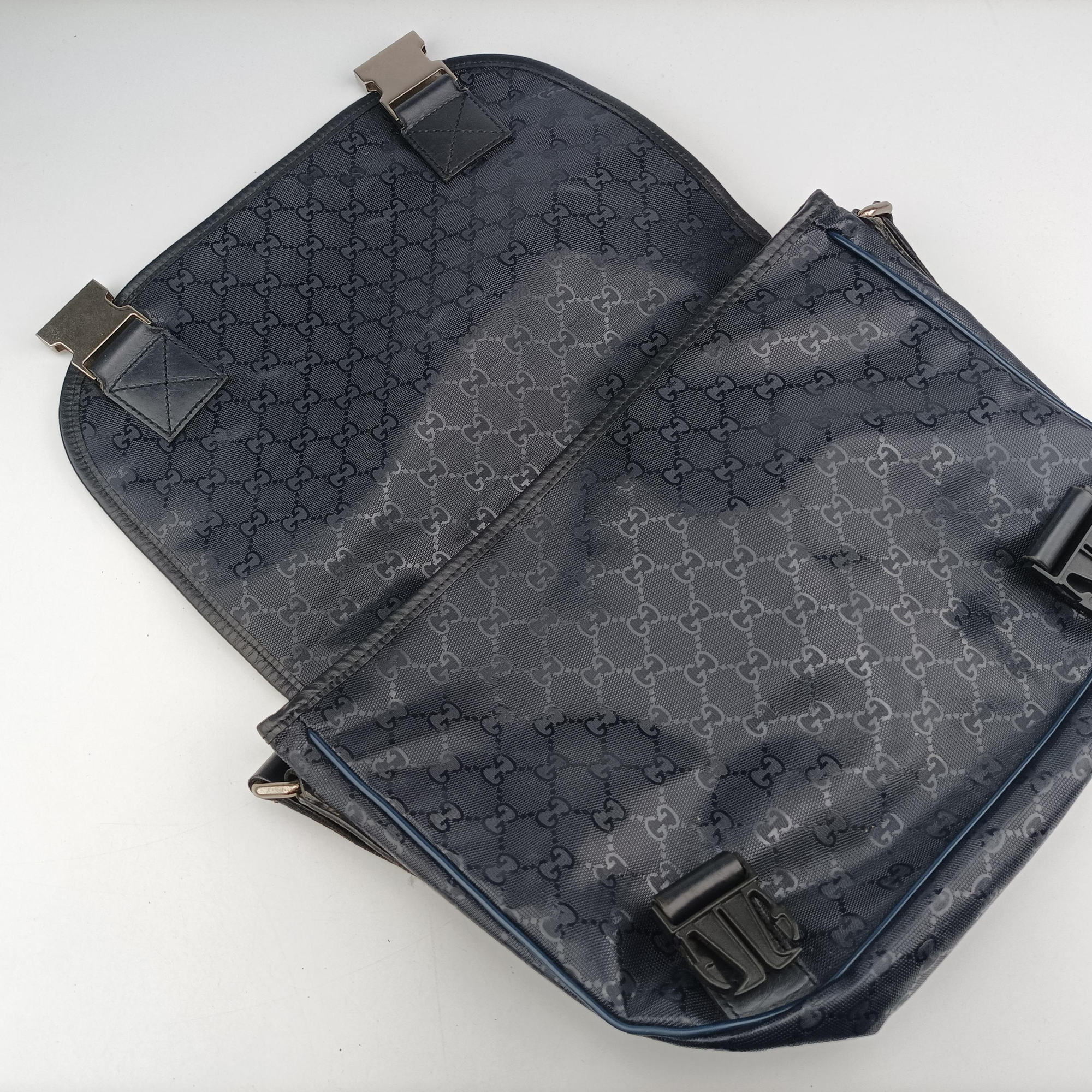 Pre-owned Gucci GG Plus Messenger Black PVC coated canvas 201732 shoulderbag | stylenewstar