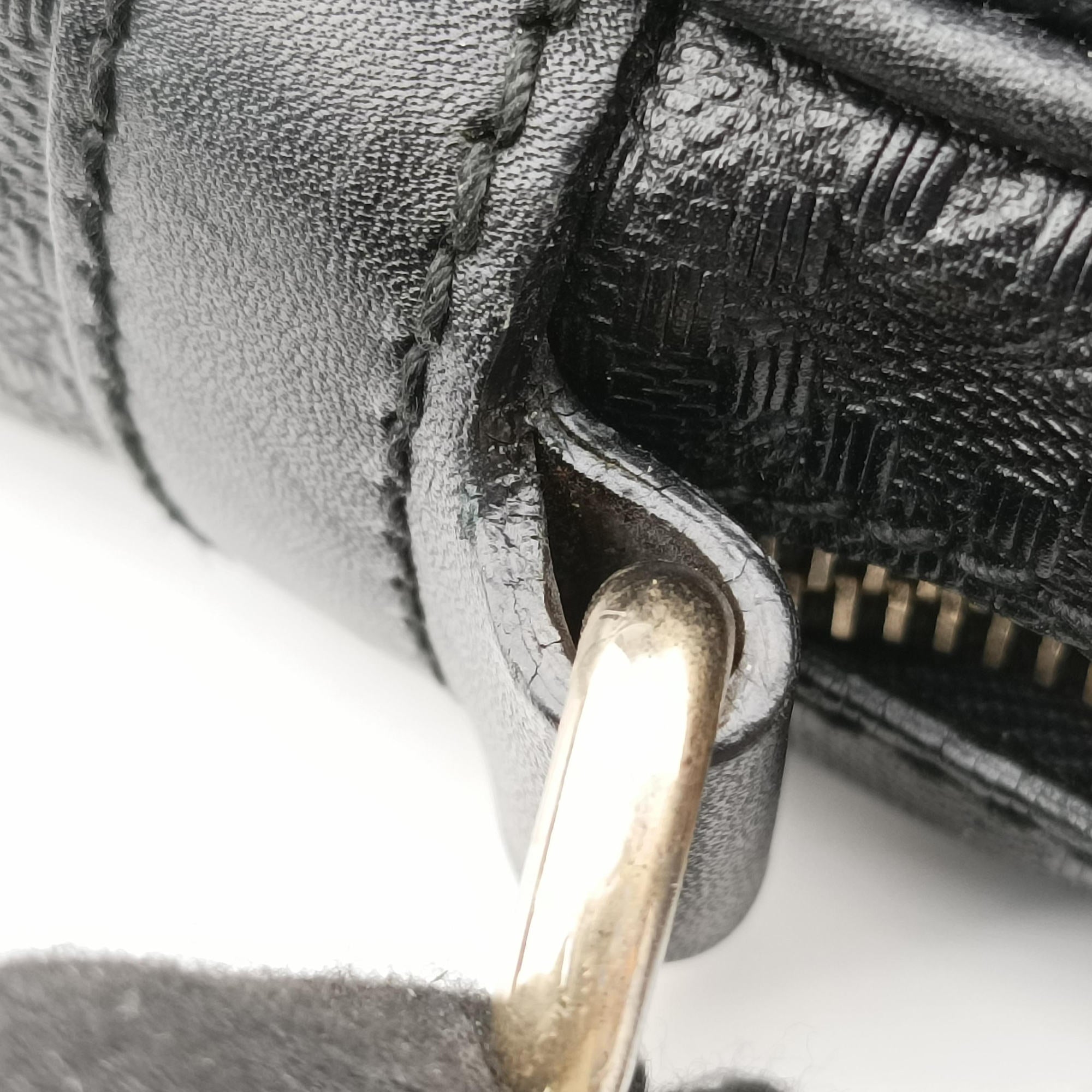 Pre-owned Gucci Diamante Black Leather 208463 handbag | stylenewstar