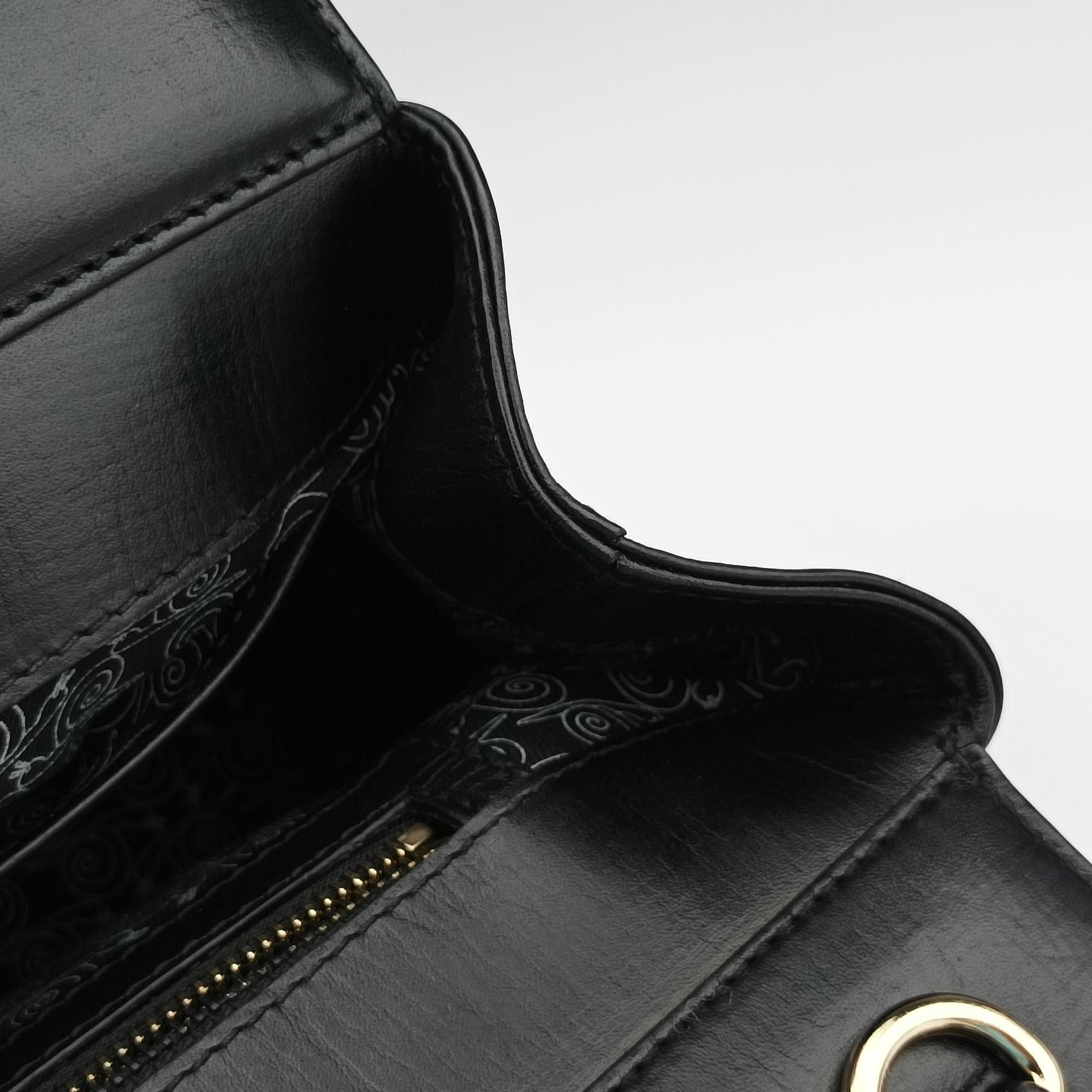 Pre-owned Bvlgari Isabella Rossellini Black Leather  shoulderbag | stylenewstar