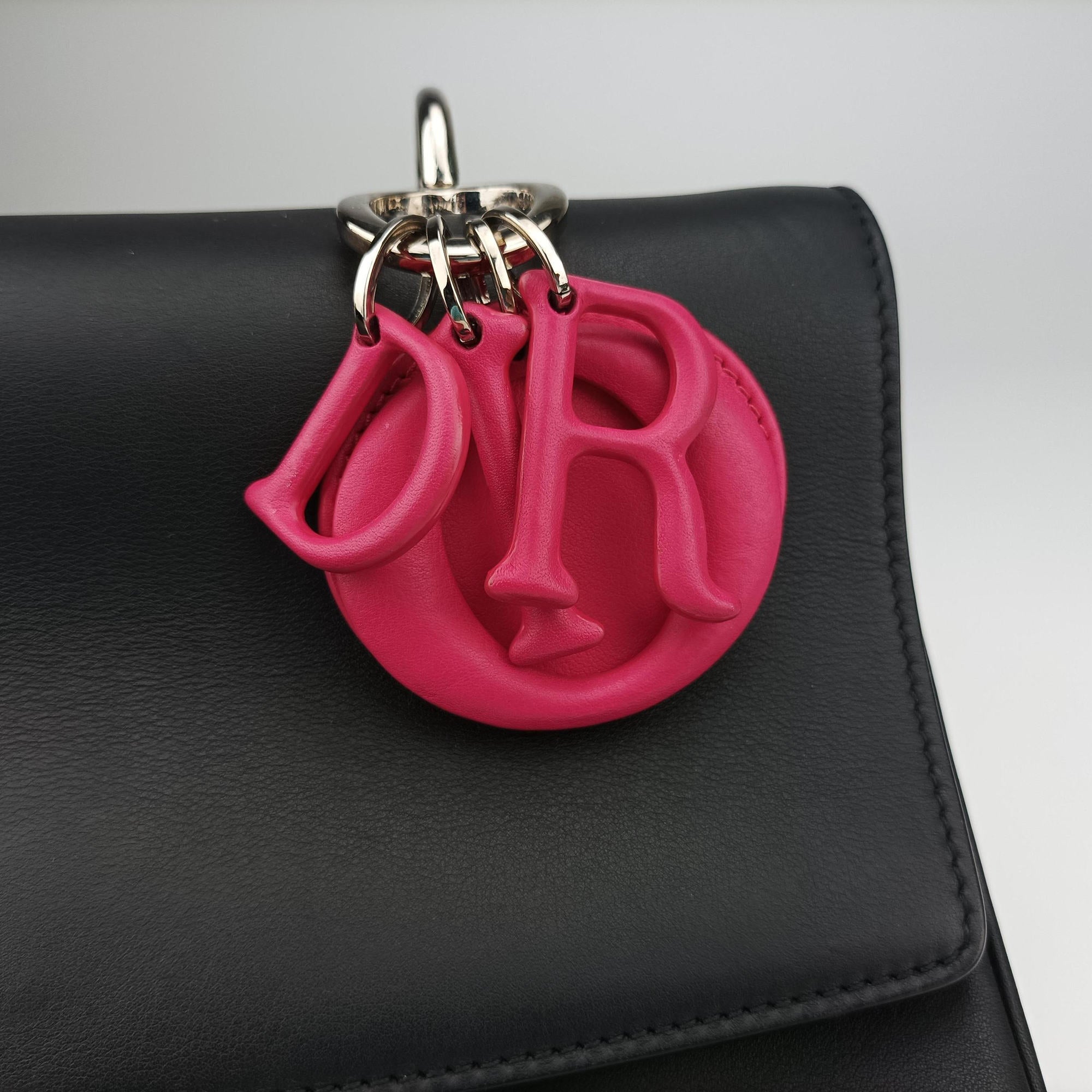 Pre-owned Christian Dior Be Dior Black × Rose Red Leather  shoulderbag | stylenewstar