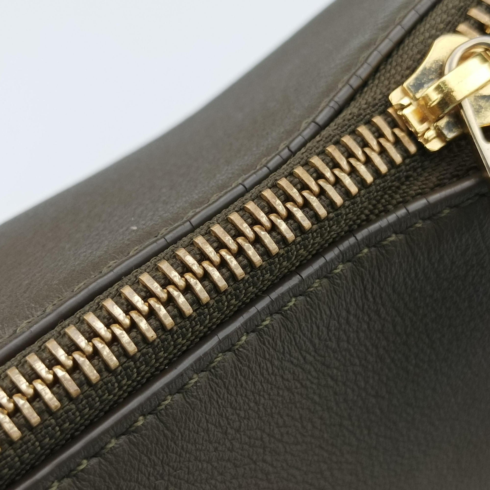 Secondhand Loewe Hammock Hobo Clay Green leather  shoulderbag | stylenewstar