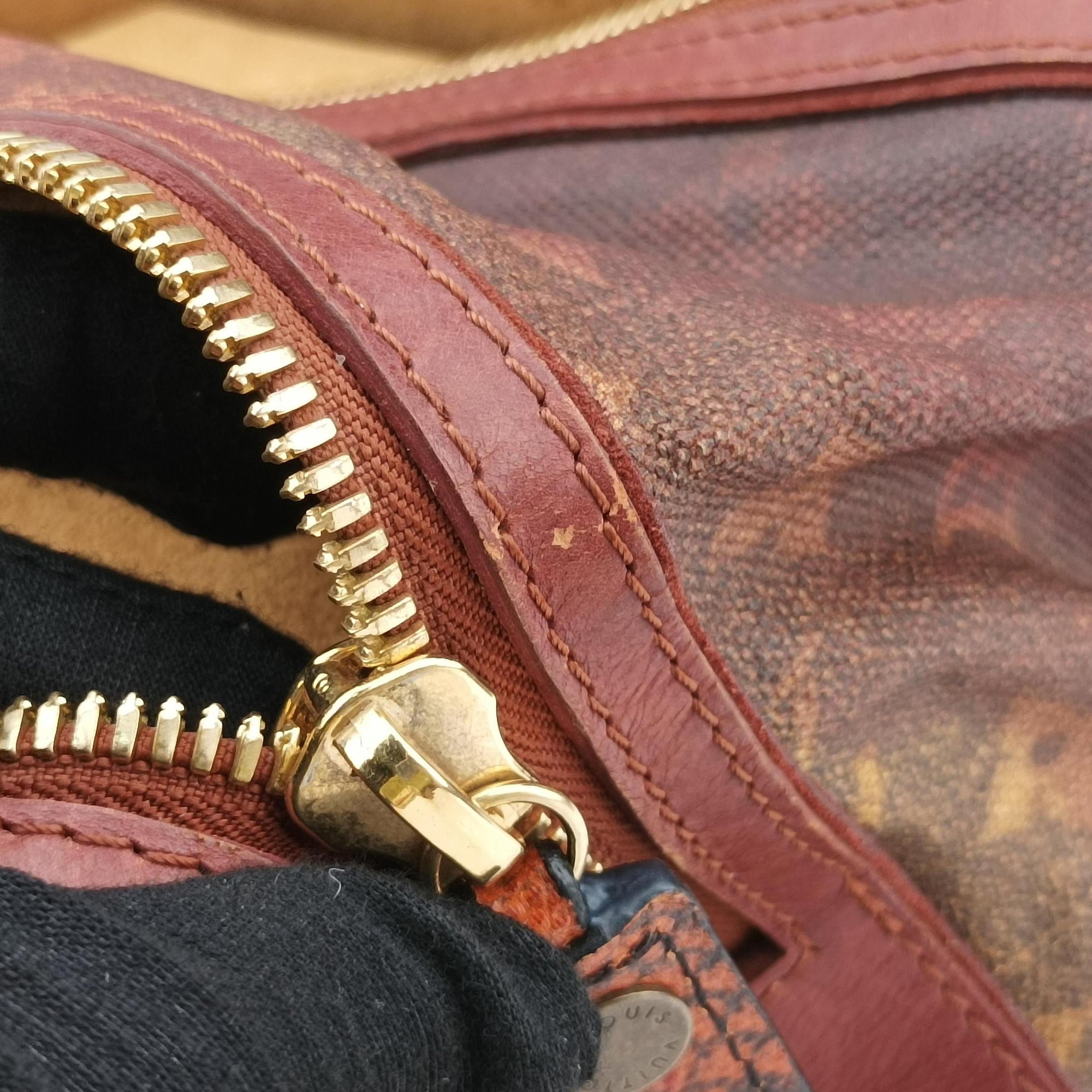 Pre-owned Louis Vuitton Man Crazy rouge×multicolor Monogram Jokes M95737 handbag | stylenewstar
