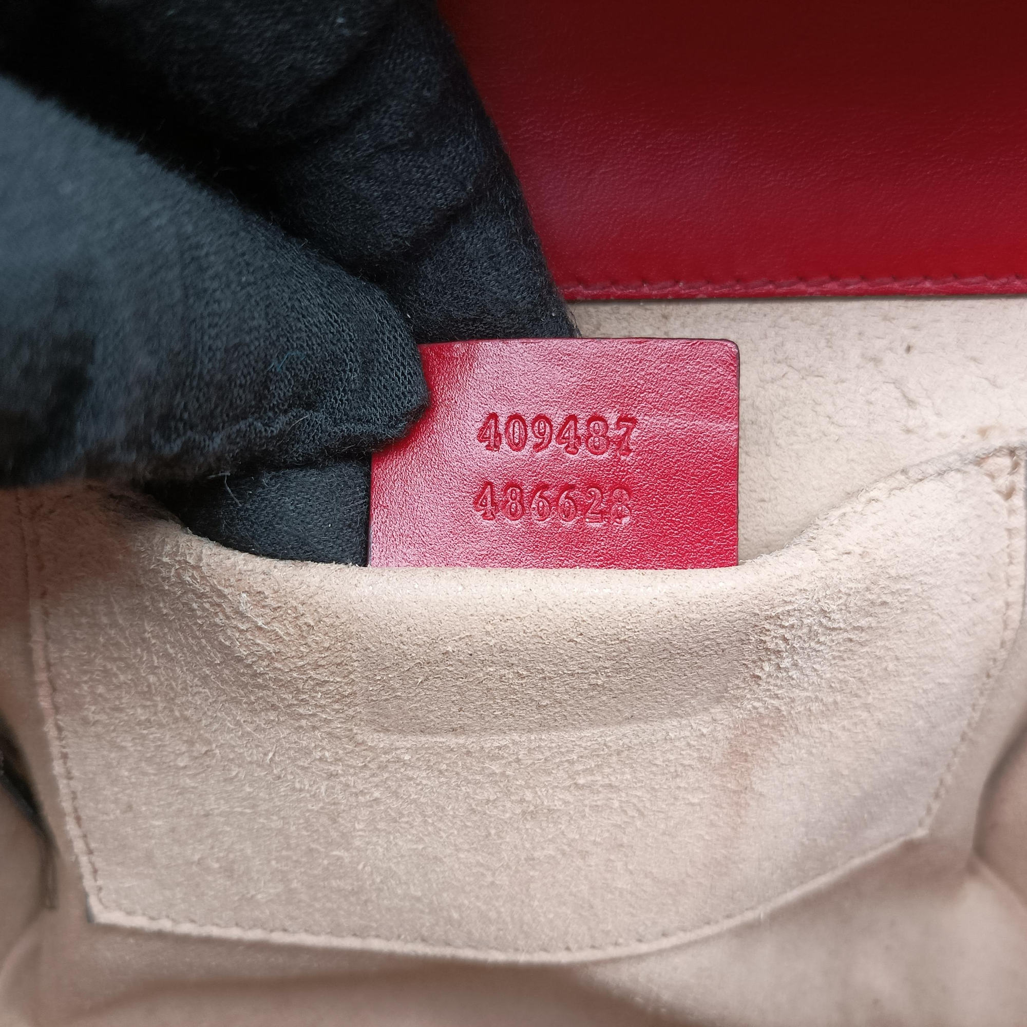 Vintage Gucci Padlock Red Leather 409487 shoulderbag | stylenewstar