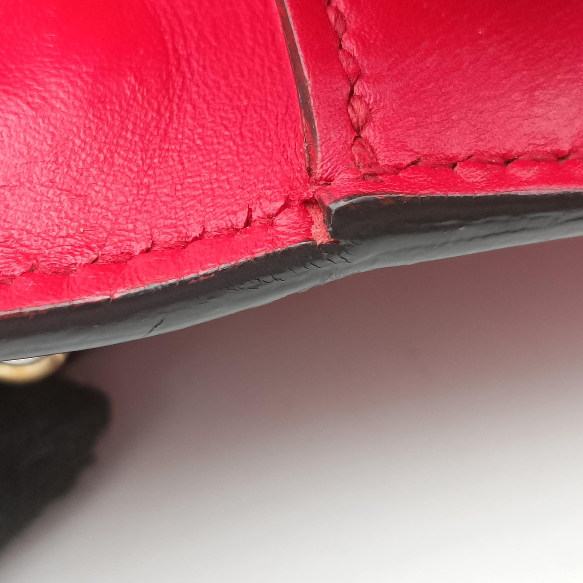 Vintage Gucci Padlock Red Leather 409487 shoulderbag | stylenewstar
