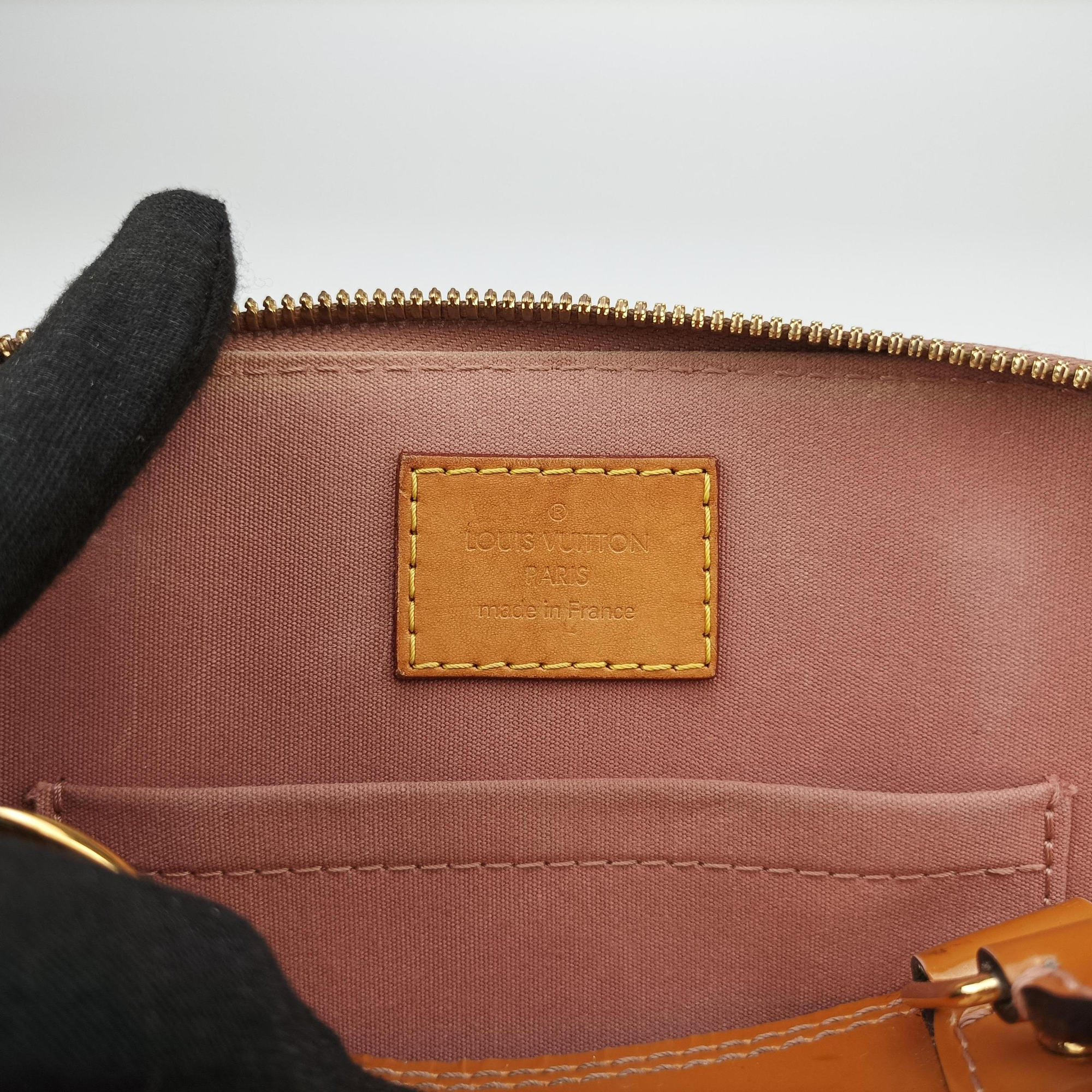 Vintage Louis Vuitton Alma BB Rose Velours Vernis M91585 shoulderbag | stylenewstar