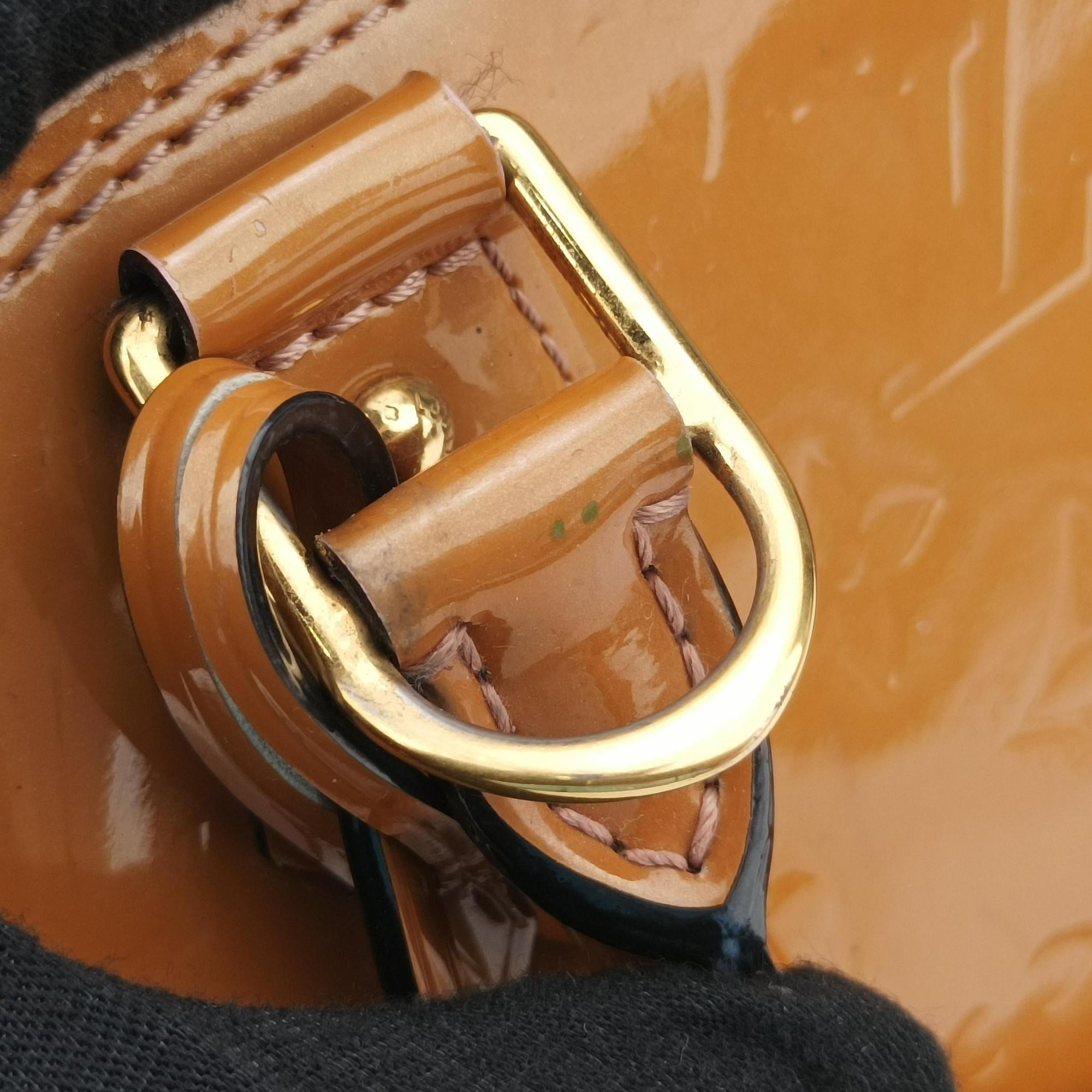 Vintage Louis Vuitton Alma BB Rose Velours Vernis M91585 shoulderbag | stylenewstar