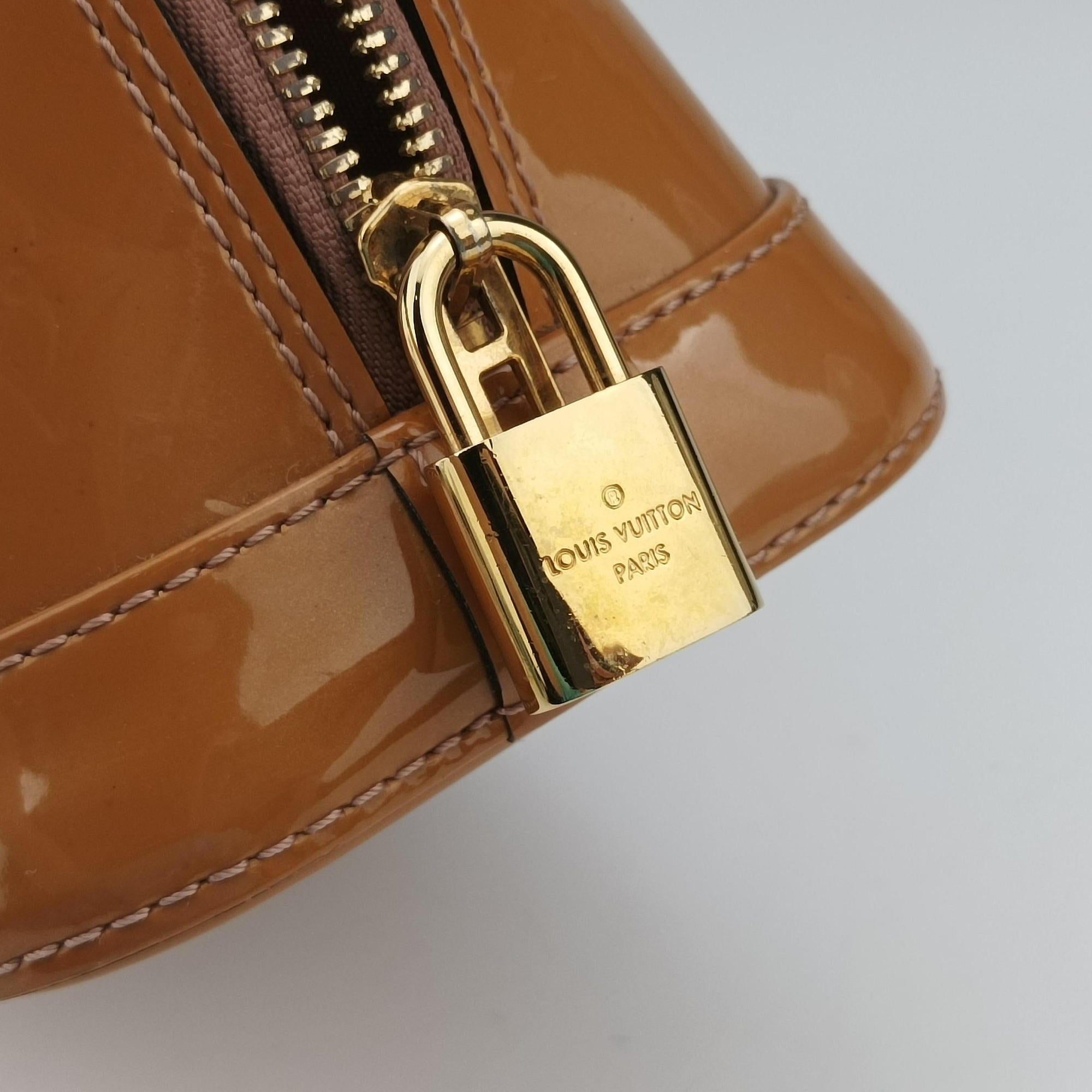 Vintage Louis Vuitton Alma BB Rose Velours Vernis M91585 shoulderbag | stylenewstar