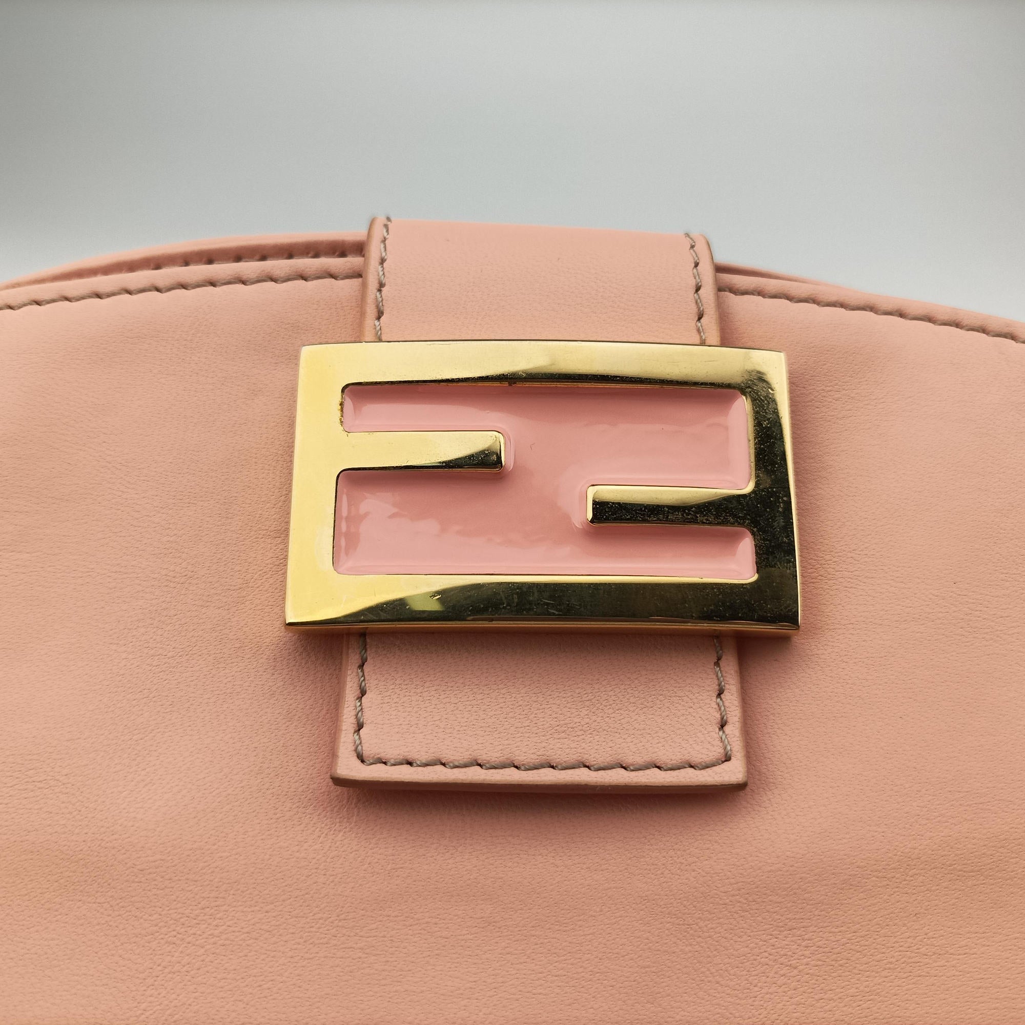 Vintage Fendi Mamma Baguette Pink Leather 26725 shoulderbag | stylenewstar