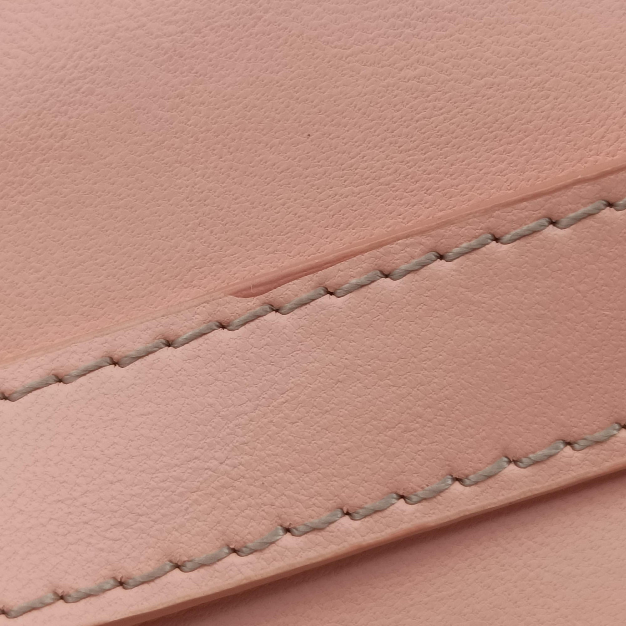 Vintage Fendi Mamma Baguette Pink Leather 26725 shoulderbag | stylenewstar
