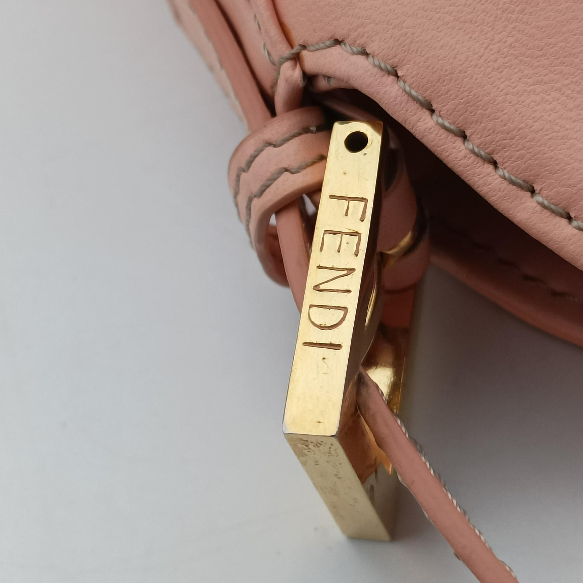 Vintage Fendi Mamma Baguette Pink Leather 26725 shoulderbag | stylenewstar