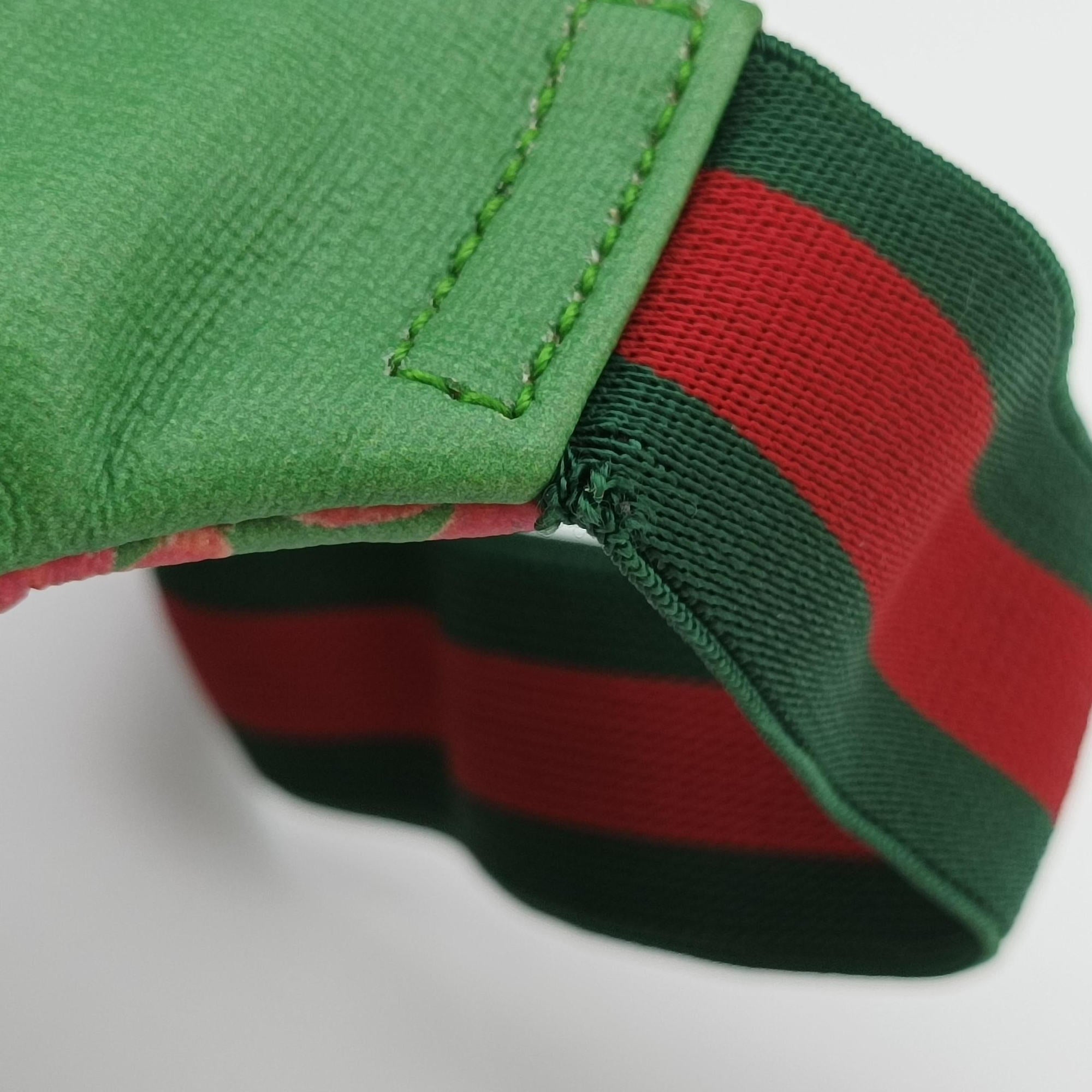 Secondhand Gucci kids GG Top strawberry Print Green × Multi canvas 502095 bum bag/waist bag | stylenewstar