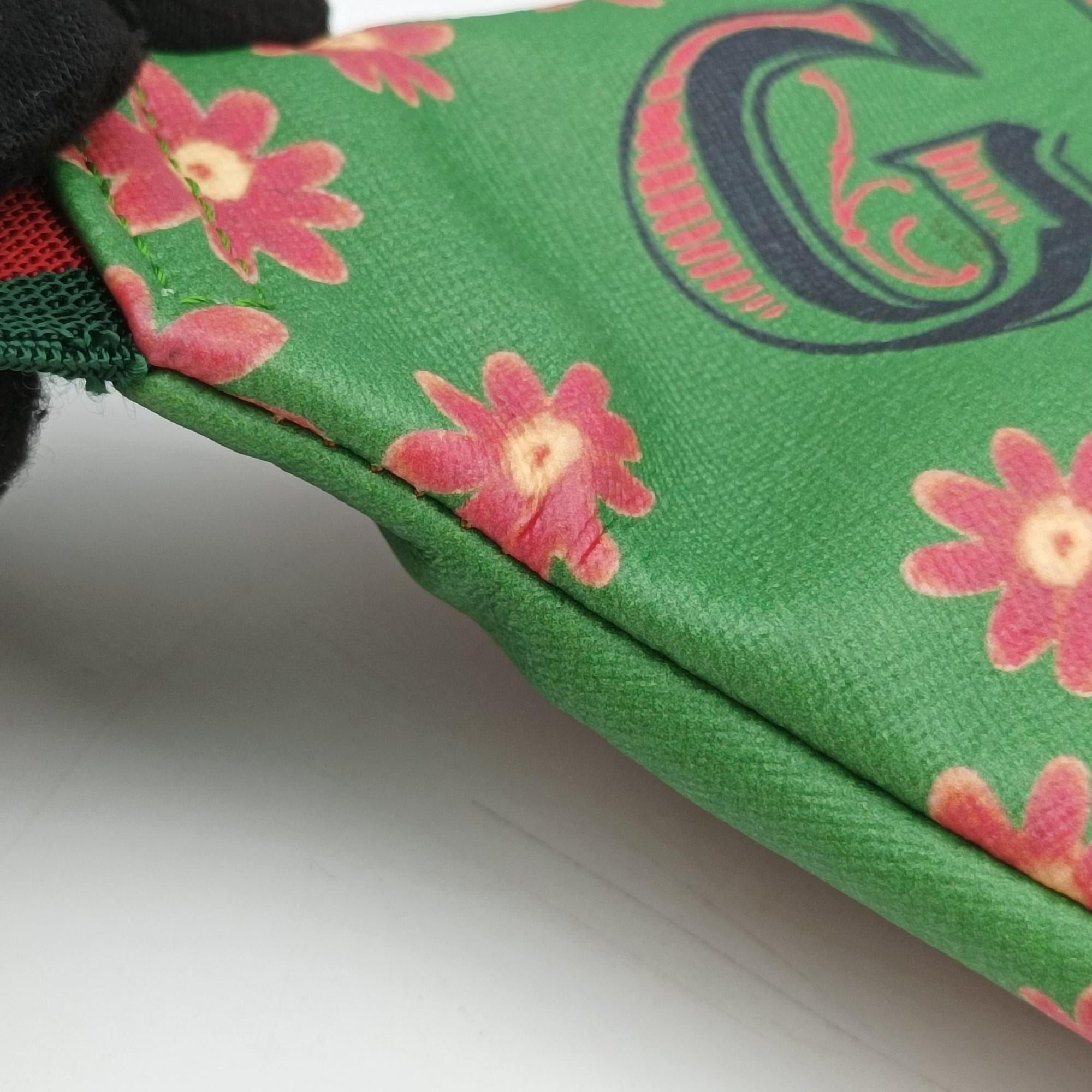 Secondhand Gucci kids GG Top strawberry Print Green × Multi canvas 502095 bum bag/waist bag | stylenewstar